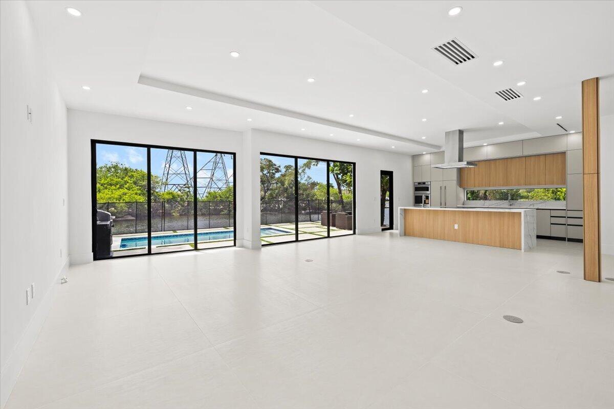 201 NW 14TH, Dania Beach FL 33004