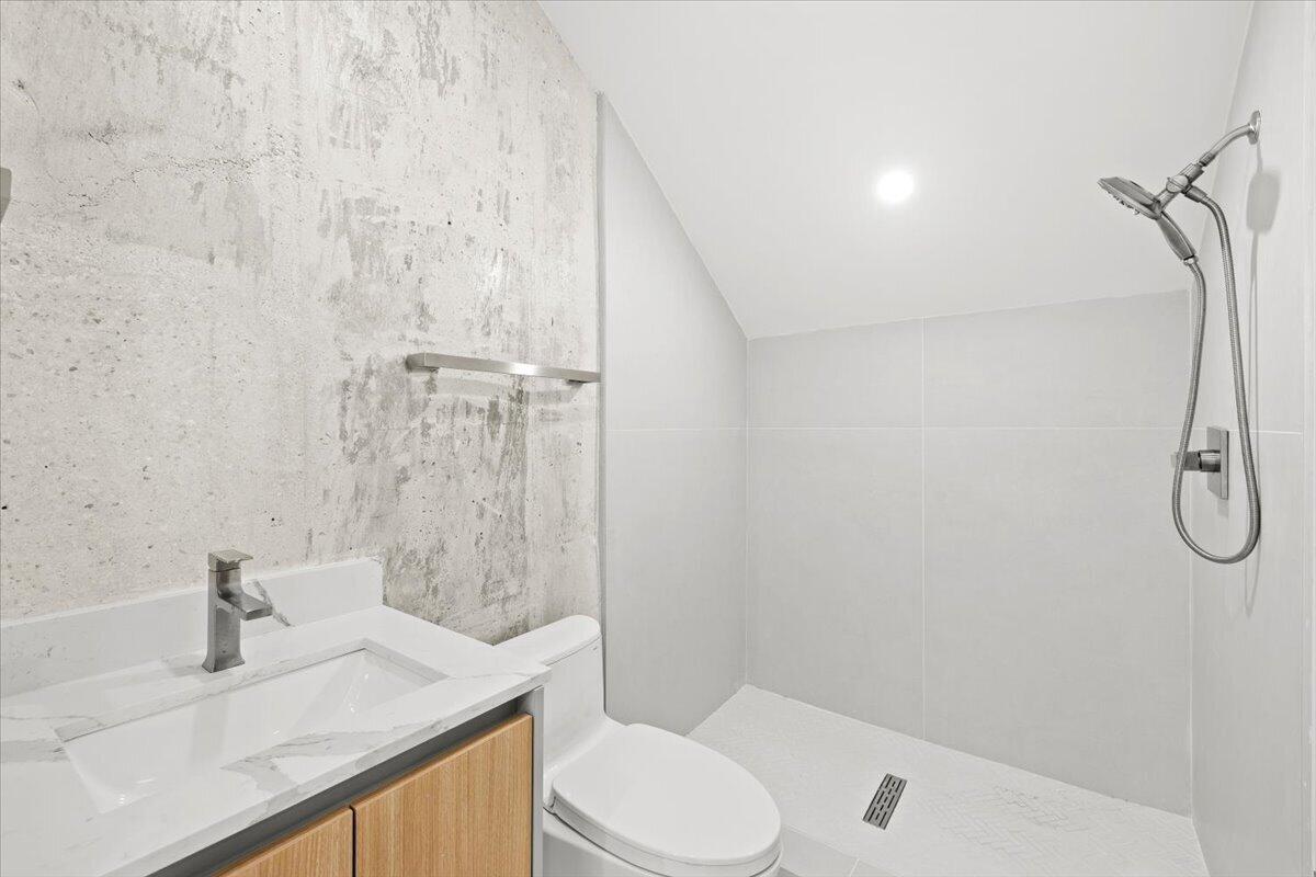 201 NW 14TH, Dania Beach FL 33004