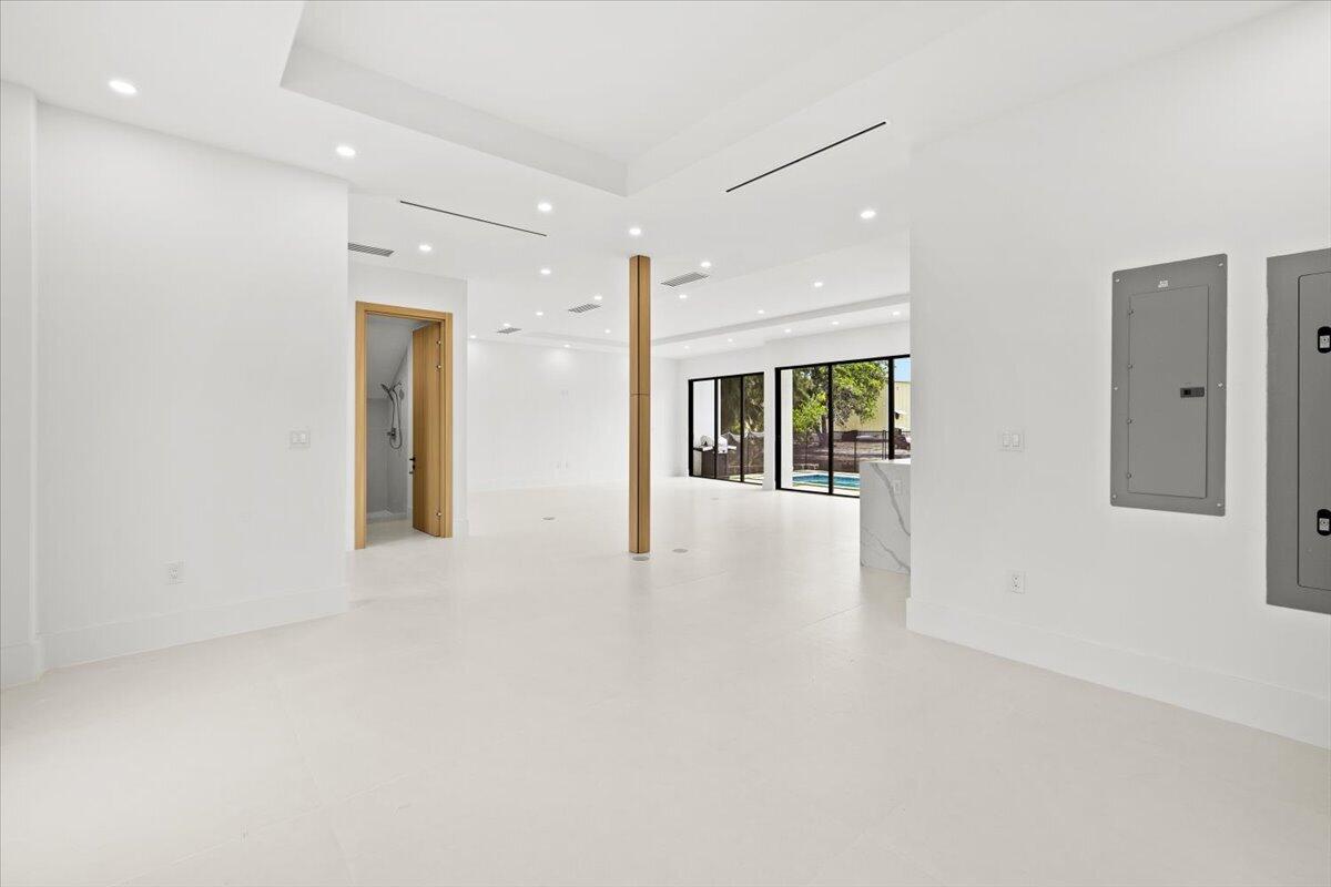 201 NW 14TH, Dania Beach FL 33004