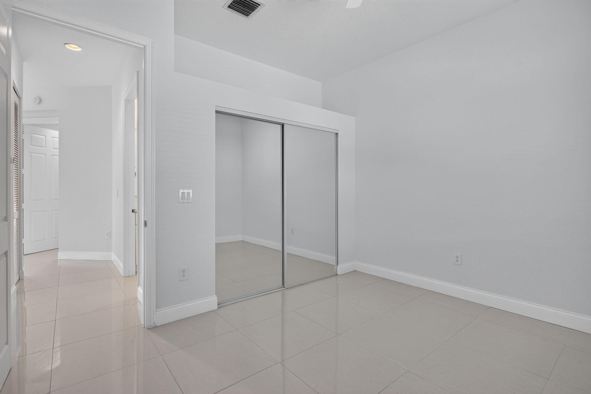 7940 Exeter #201, Tamarac FL 33321