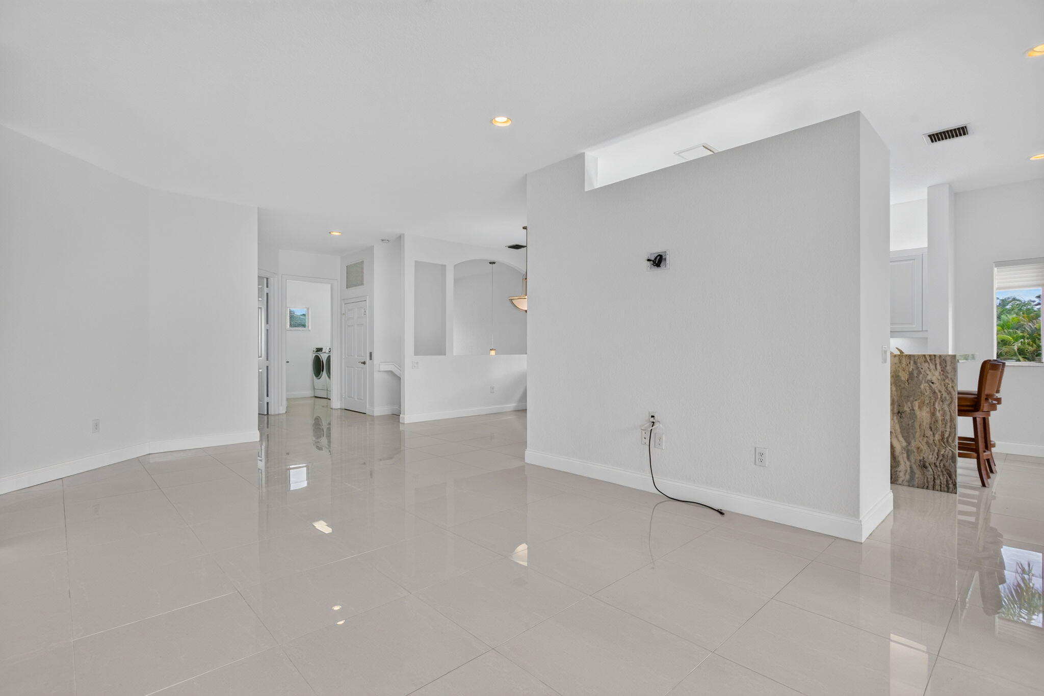 7940 Exeter #201, Tamarac FL 33321