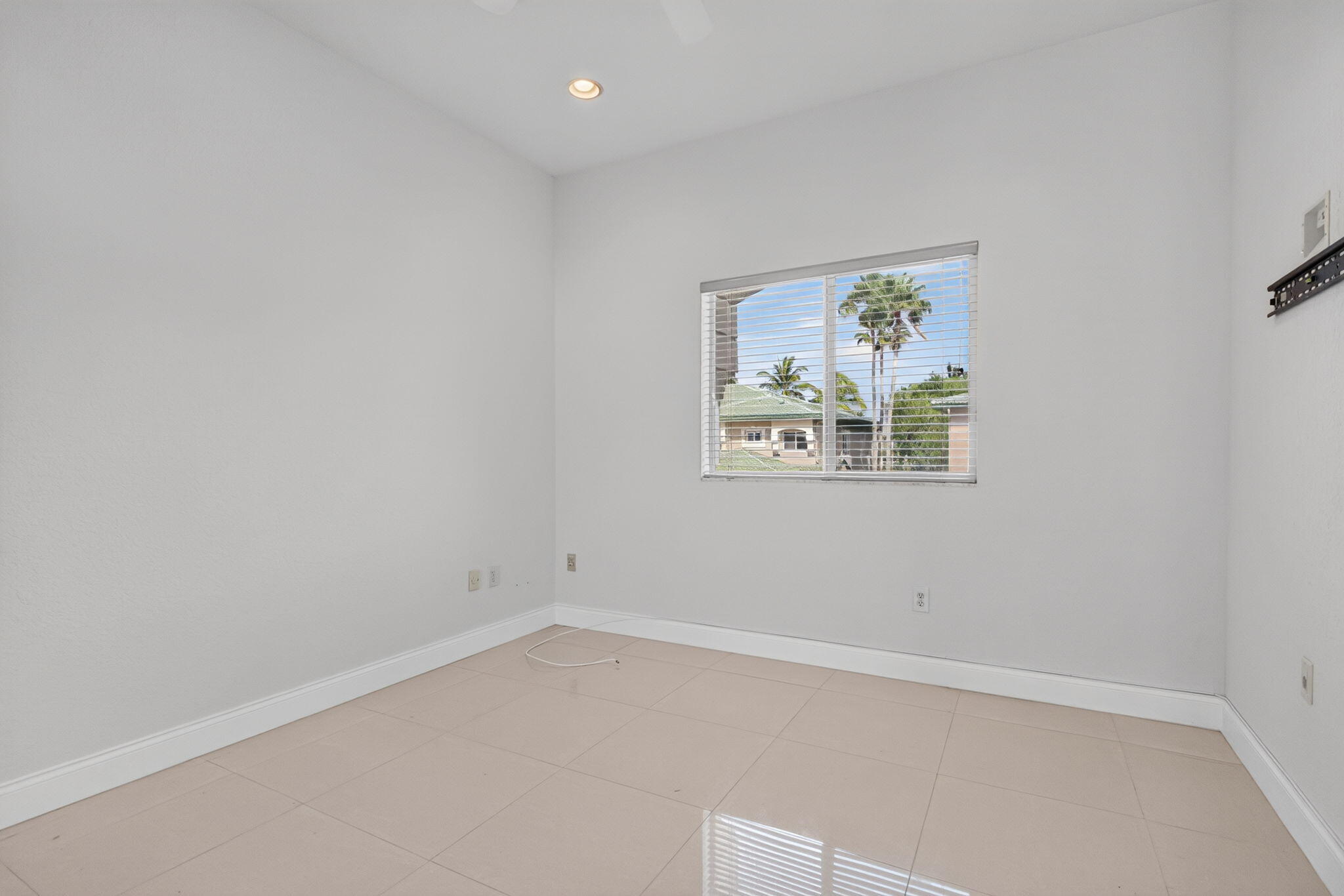 7940 Exeter #201, Tamarac FL 33321
