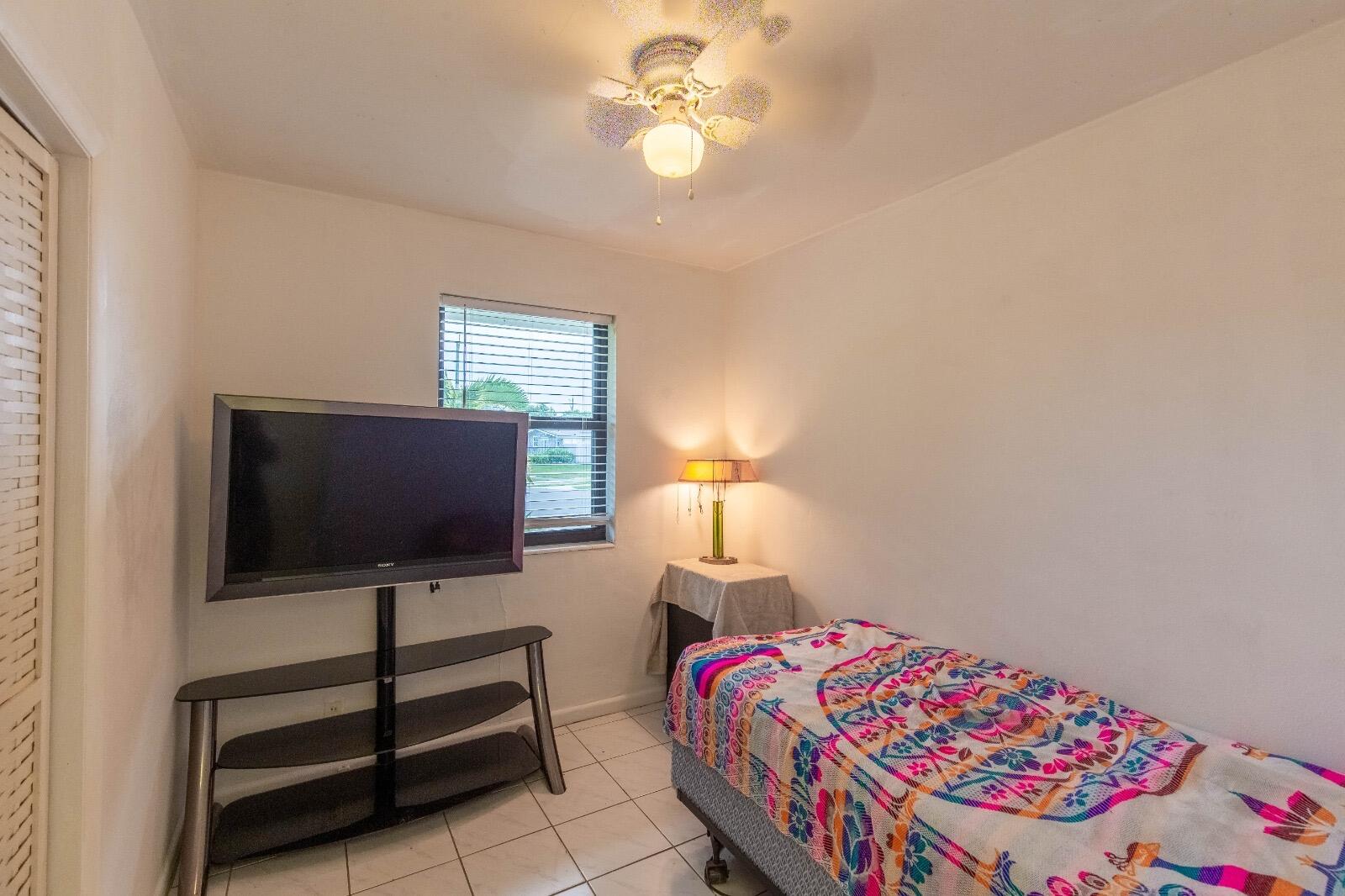 172 JAMAICA, Palm Springs FL 33461