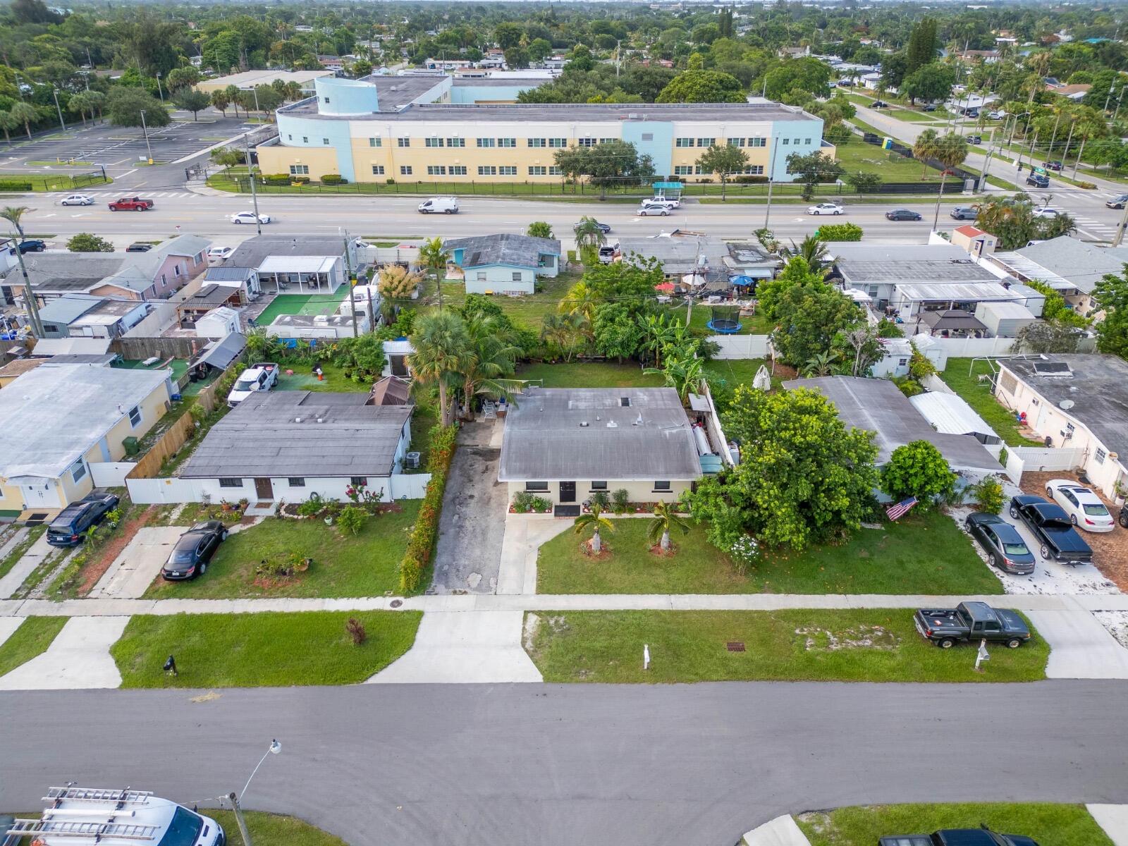 172 JAMAICA, Palm Springs FL 33461