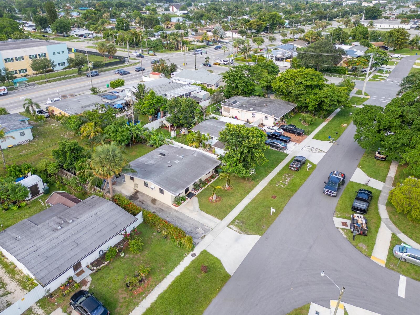 172 JAMAICA, Palm Springs FL 33461