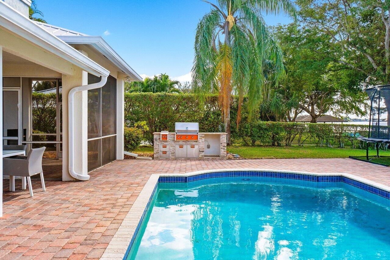 3815 S Lake, Boynton Beach FL 33435