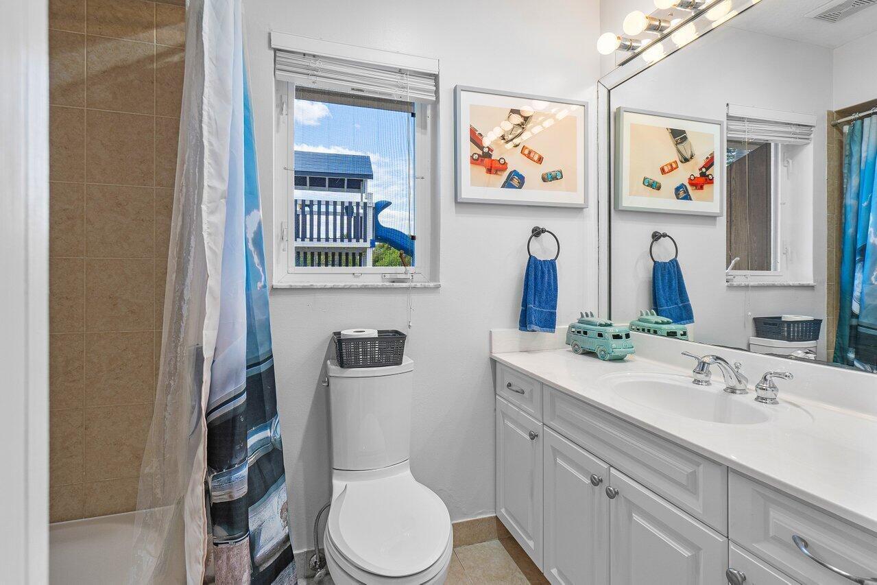 3815 S Lake, Boynton Beach FL 33435
