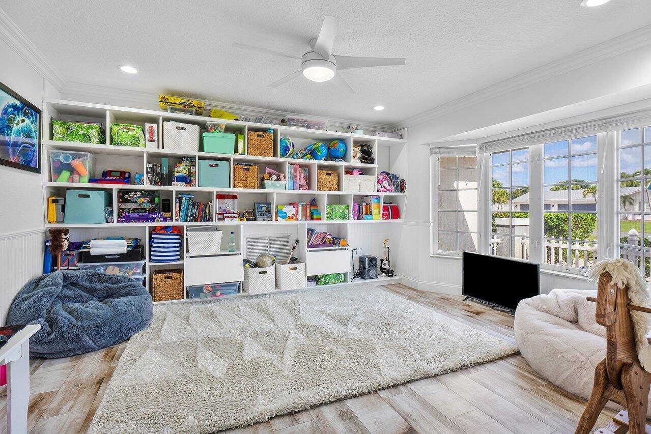 3815 S Lake, Boynton Beach FL 33435