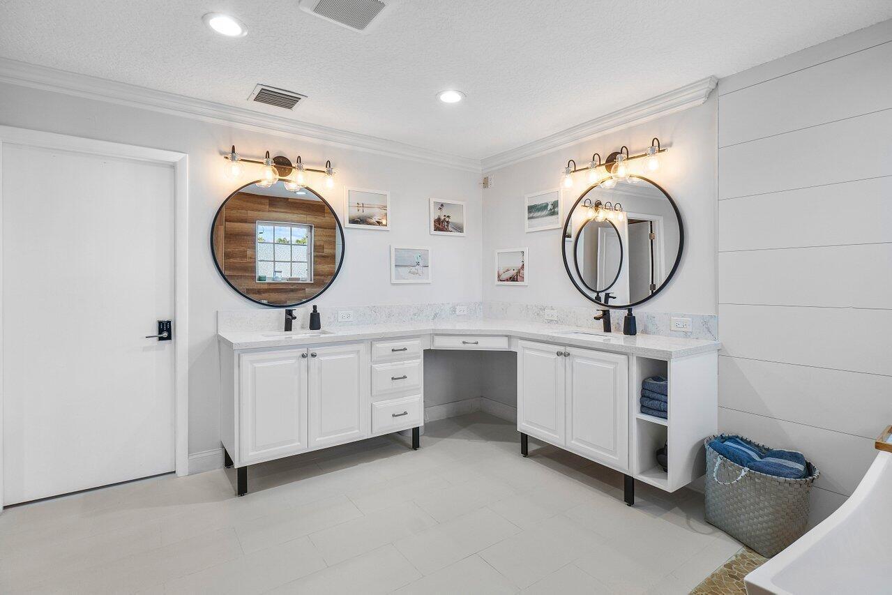 3815 S Lake, Boynton Beach FL 33435