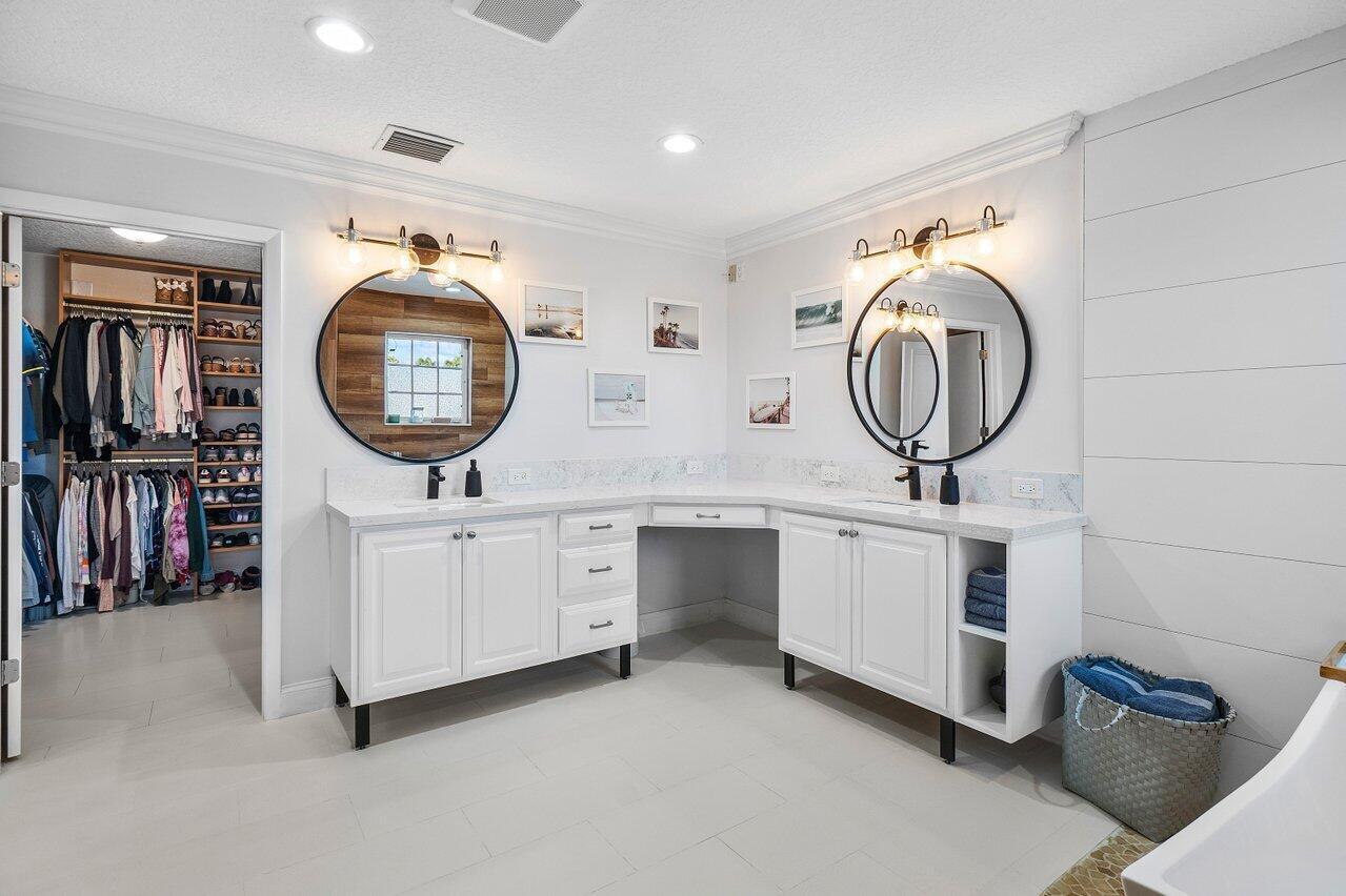 3815 S Lake, Boynton Beach FL 33435