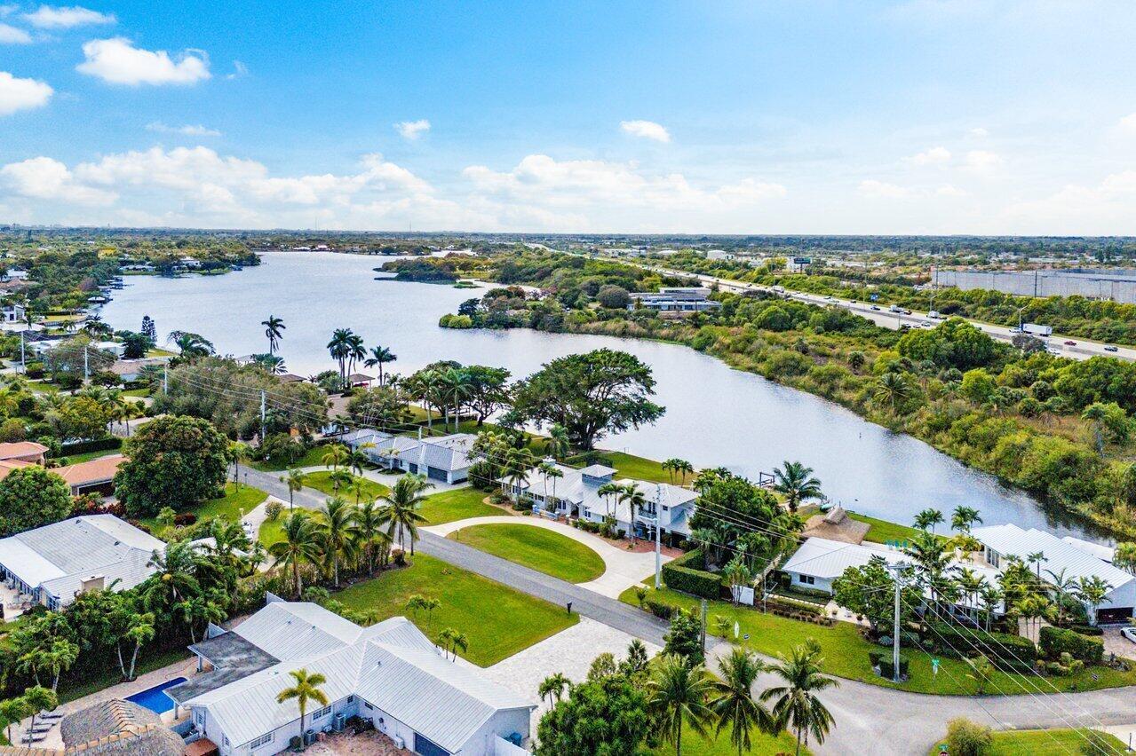 3815 S Lake, Boynton Beach FL 33435