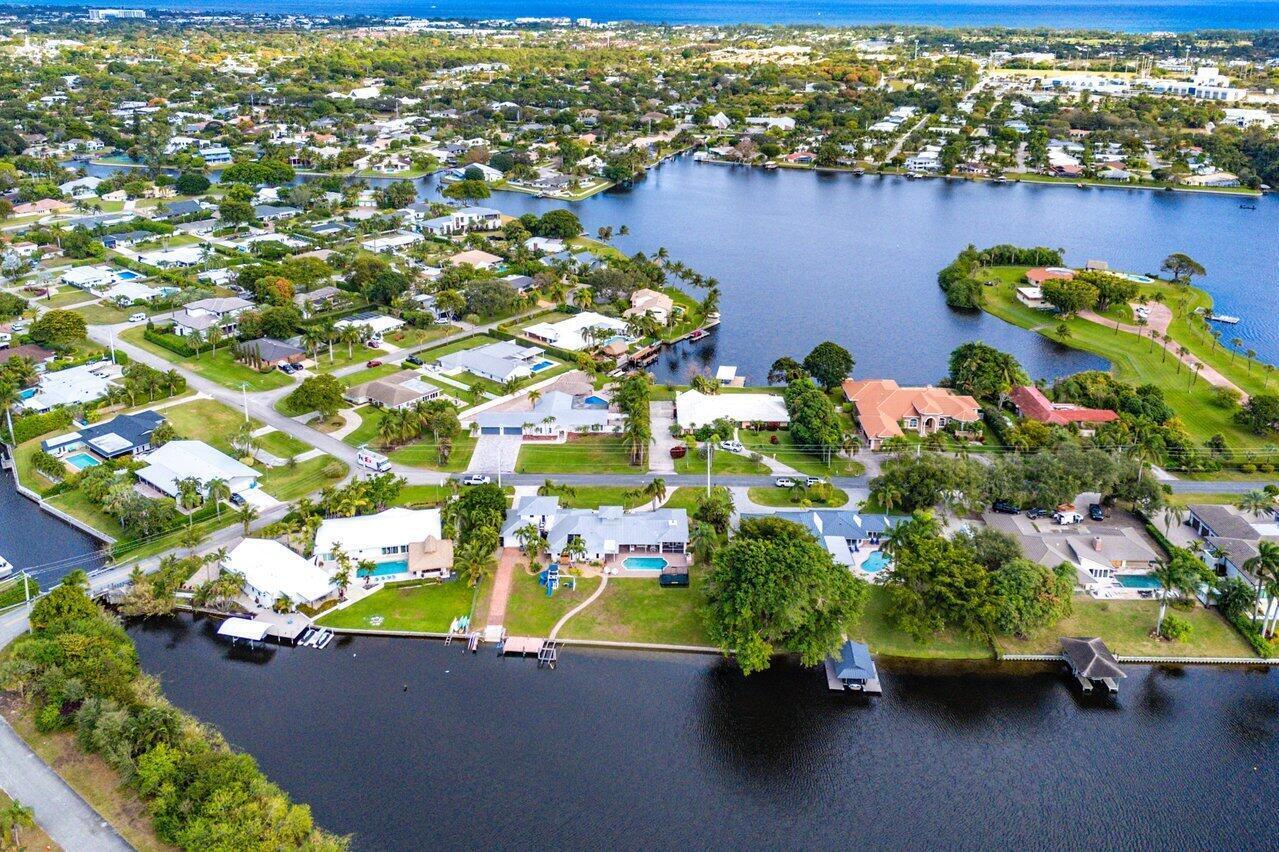 3815 S Lake, Boynton Beach FL 33435