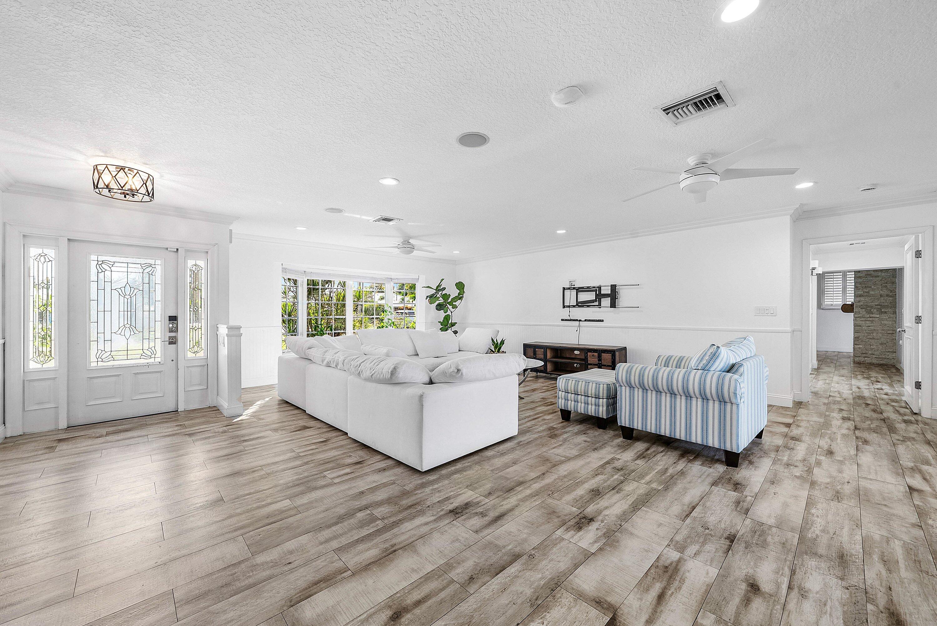 3815 S Lake, Boynton Beach FL 33435