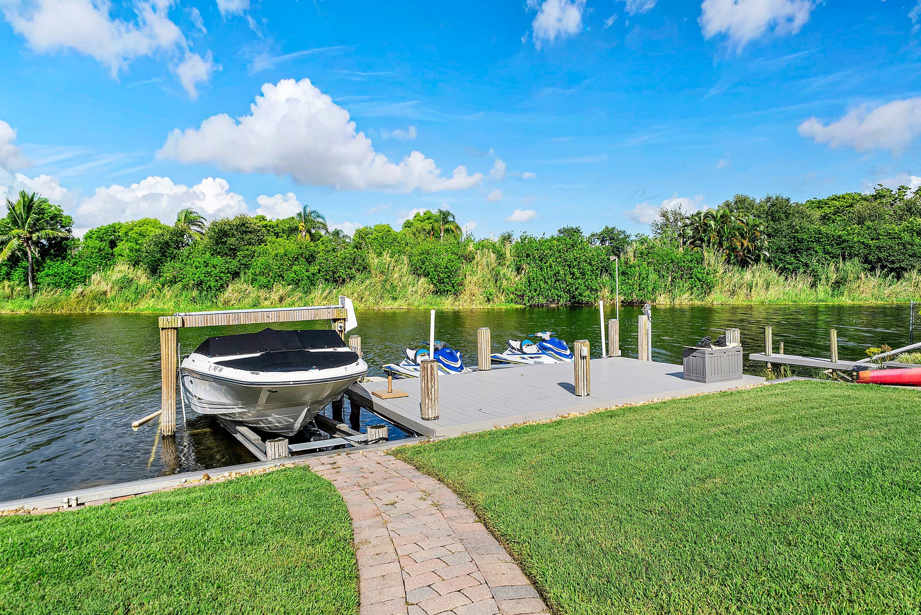 3815 S Lake, Boynton Beach FL 33435