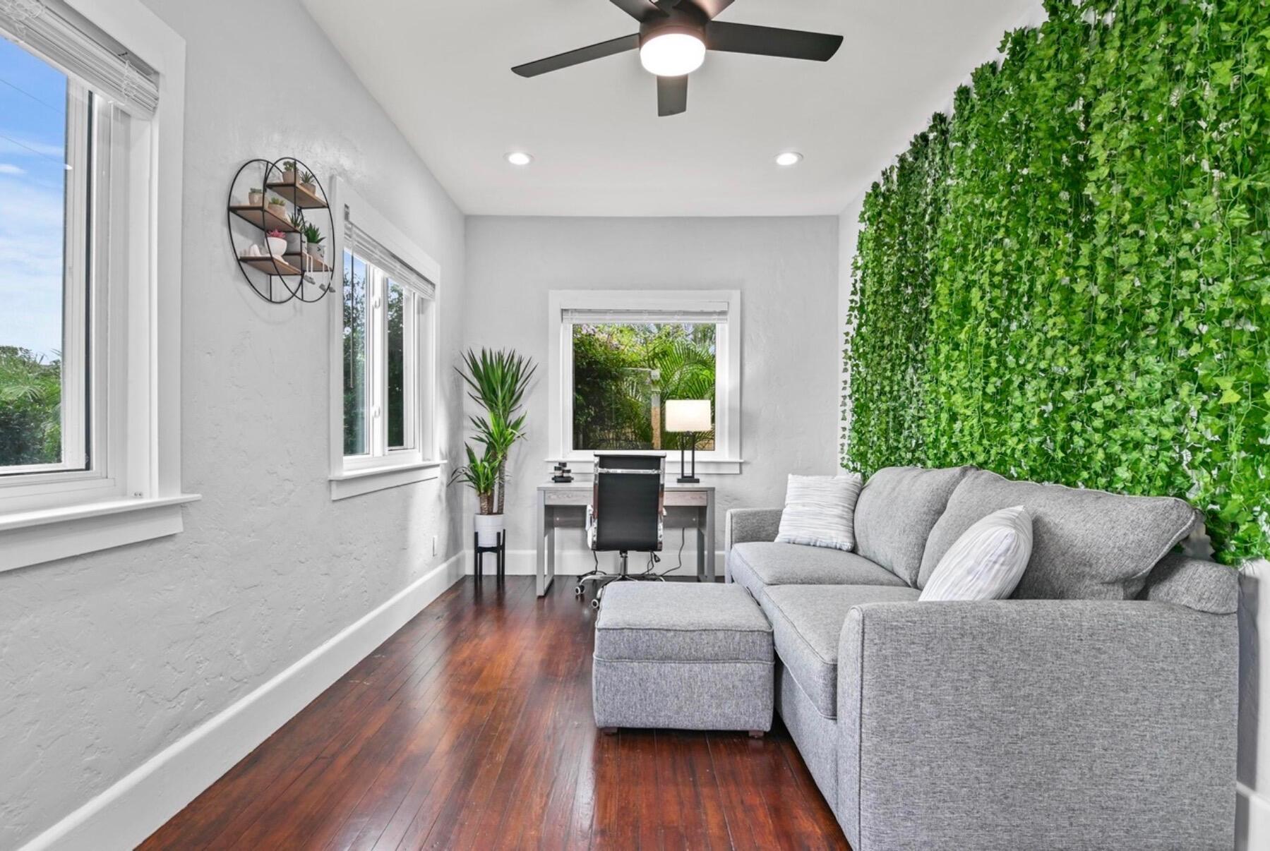 424 Malverne, West Palm Beach FL 33405