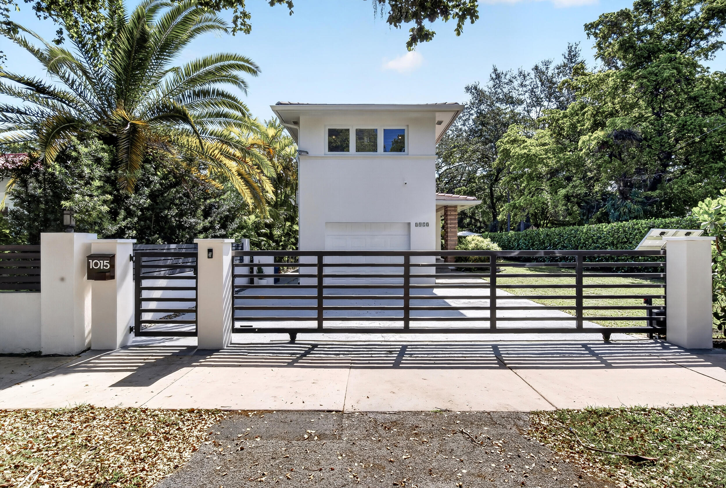 1015 Madrid, Coral Gables FL 33134