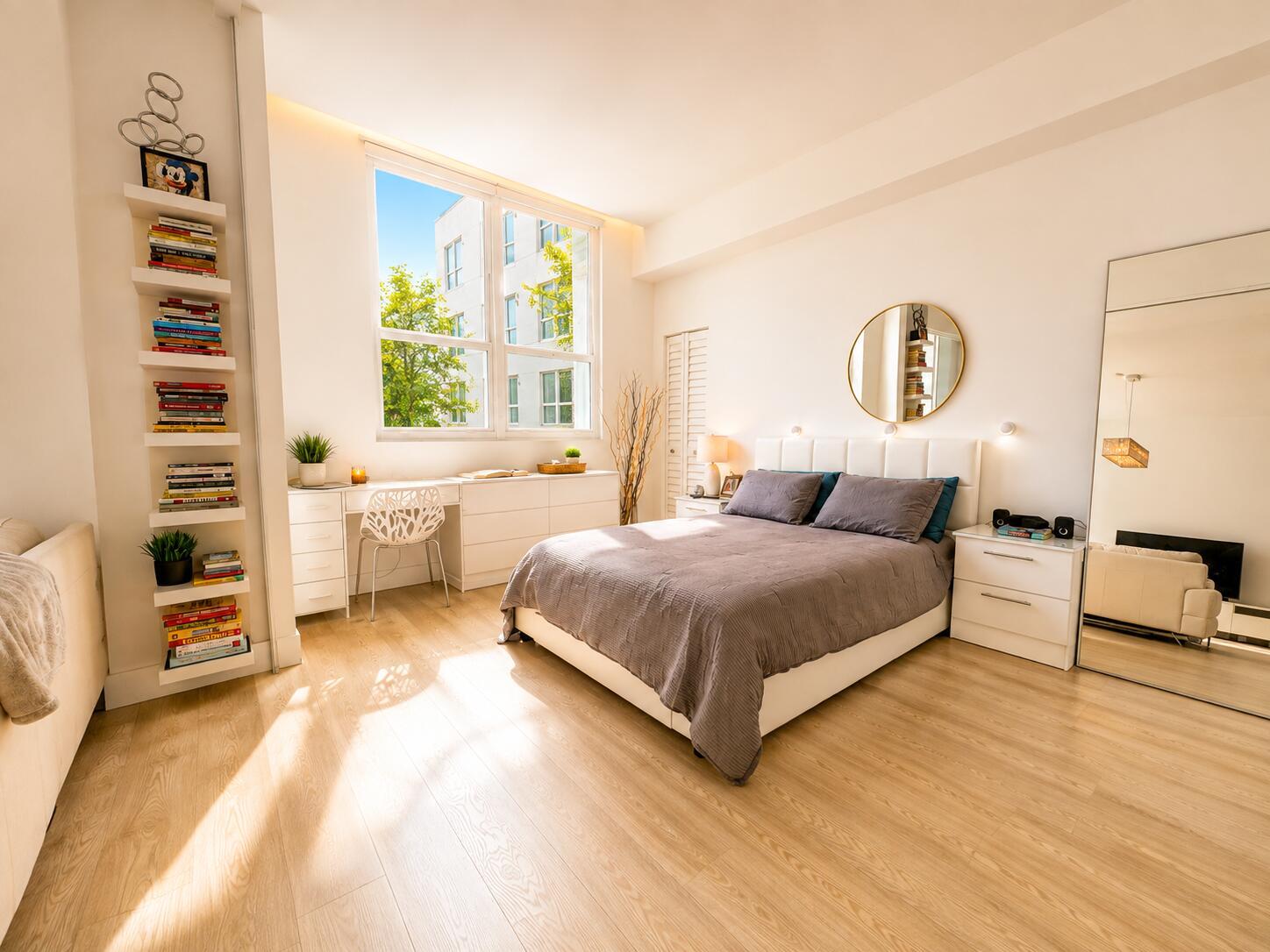 133 NE 2ND #208, Miami FL 33132