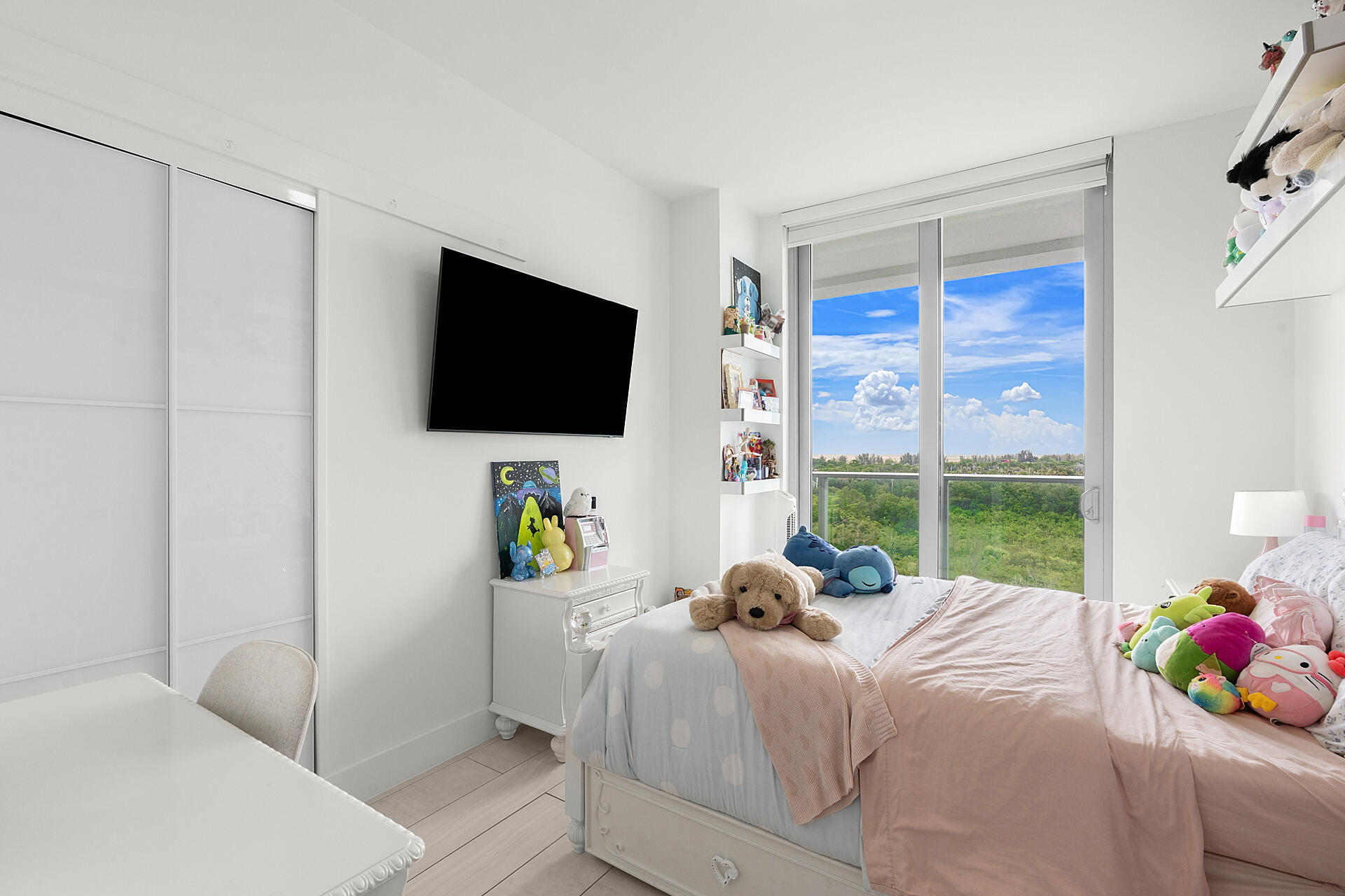 2000 Metropica #801, Sunrise FL 33323