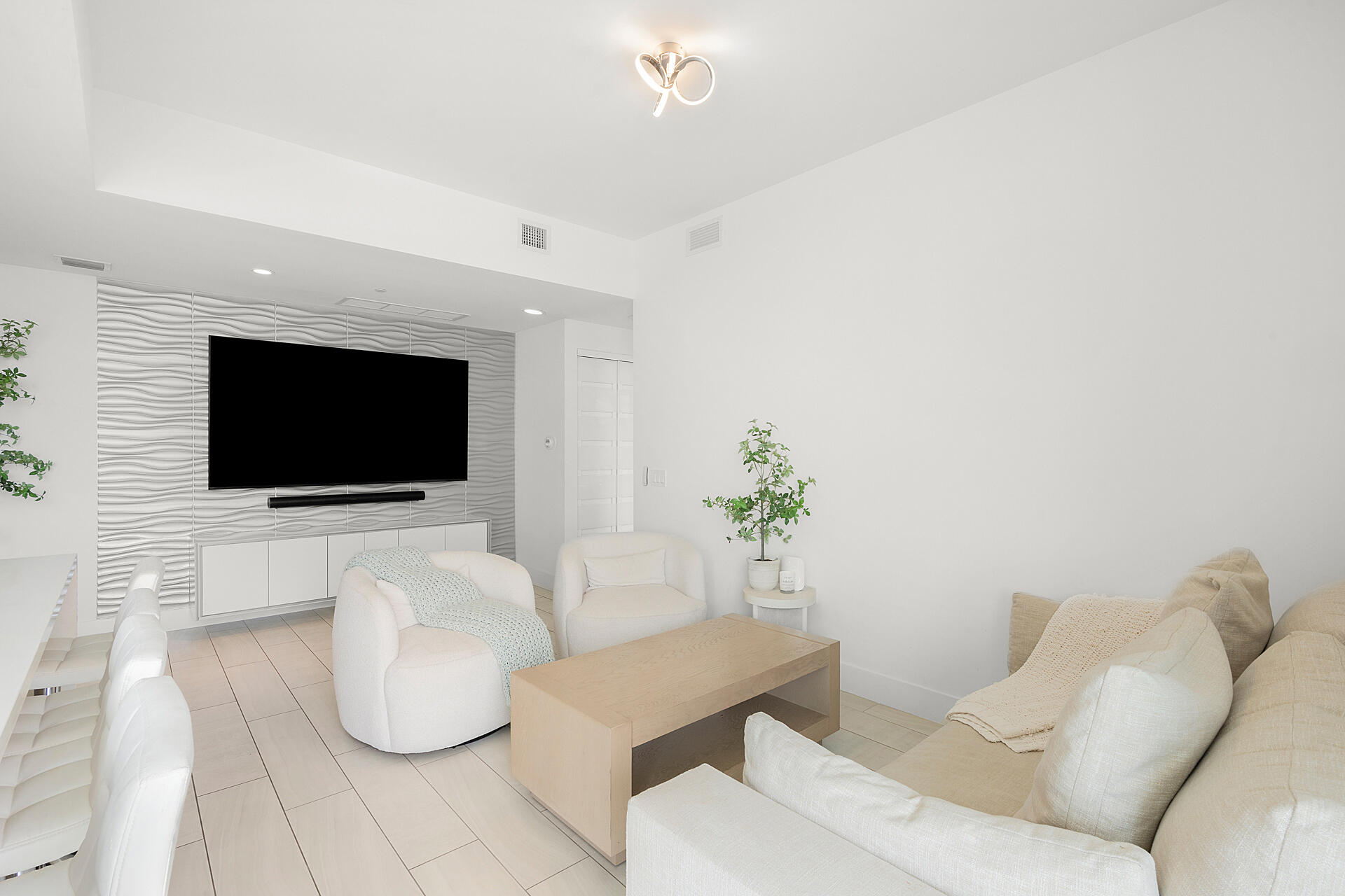 2000 Metropica #801, Sunrise FL 33323