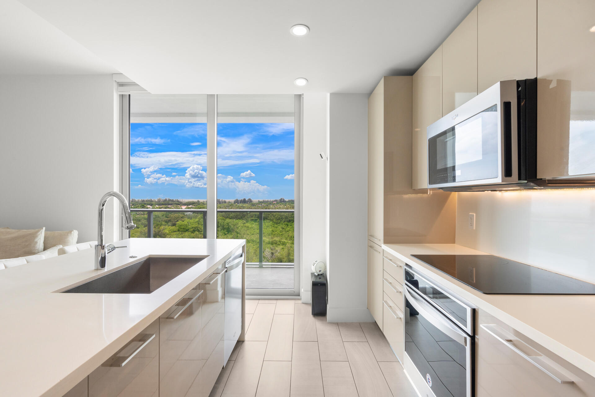 2000 Metropica #801, Sunrise FL 33323