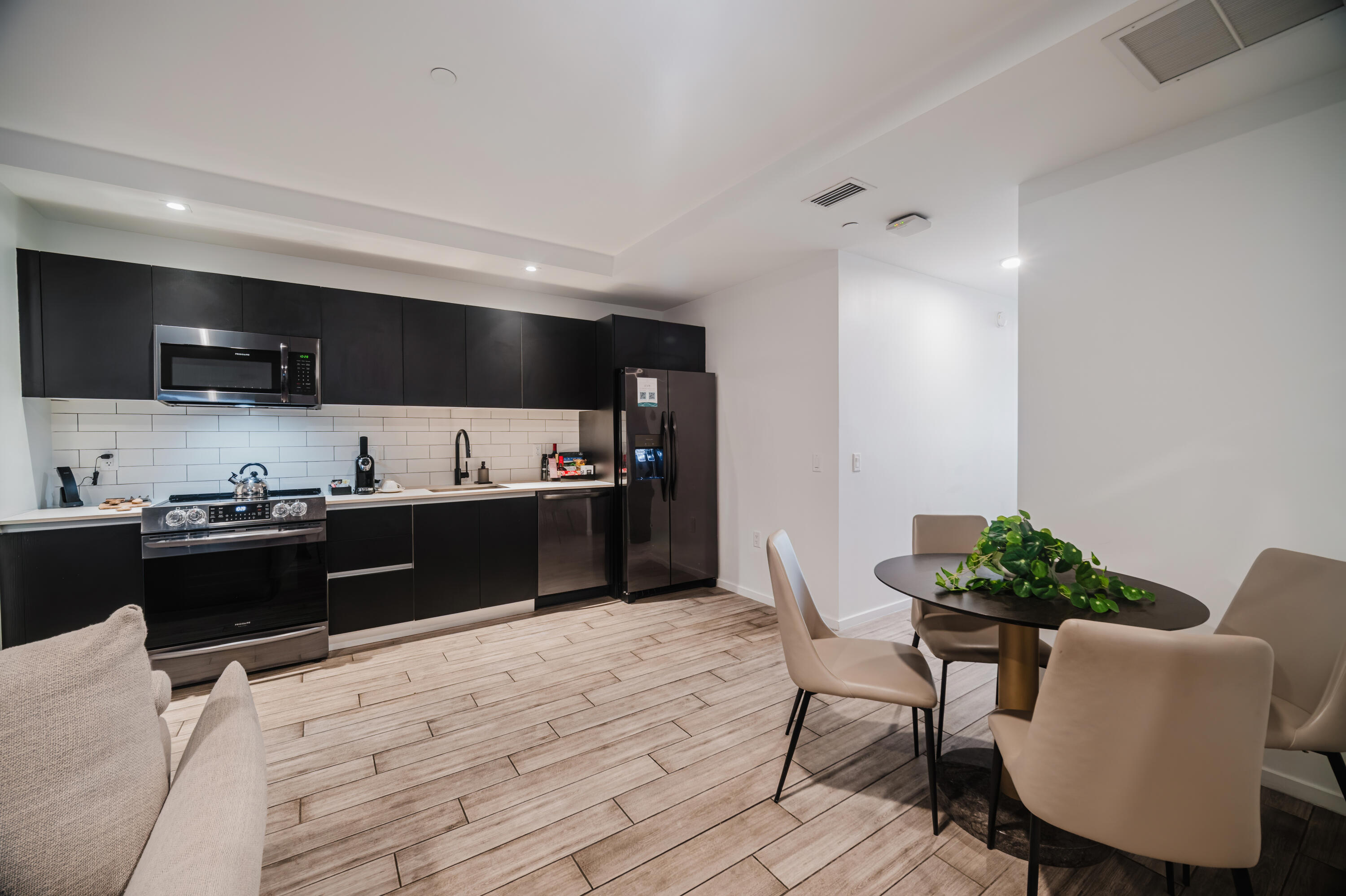 398 NE 5TH #1515, Miami FL 33132