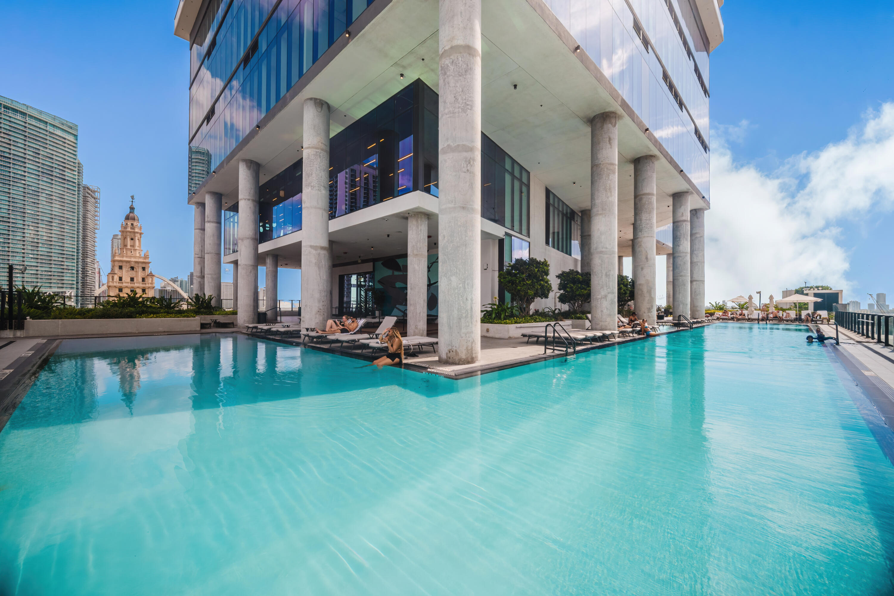 398 NE 5TH #1515, Miami FL 33132