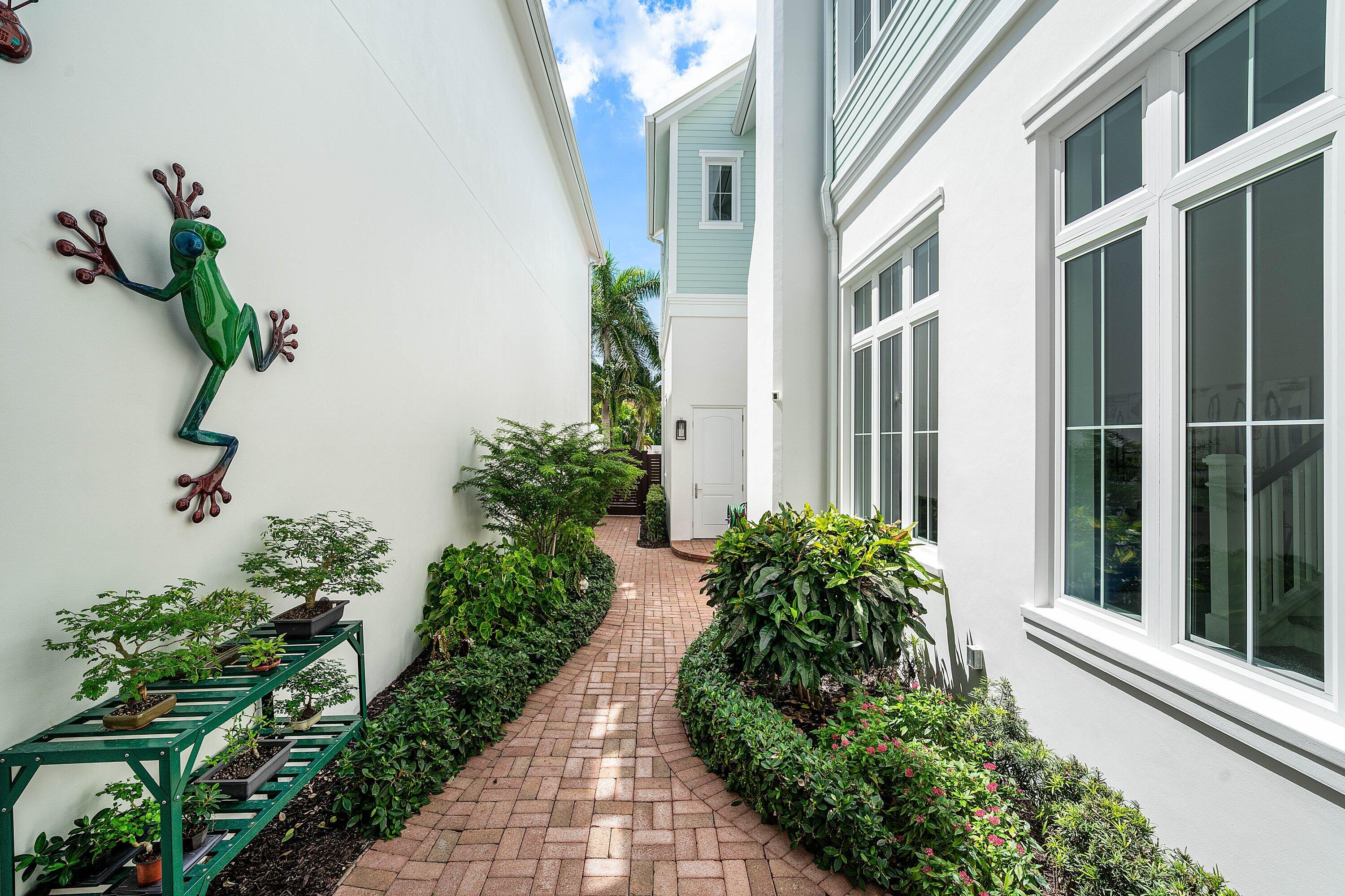 5 Adams, Ocean Ridge FL 33435
