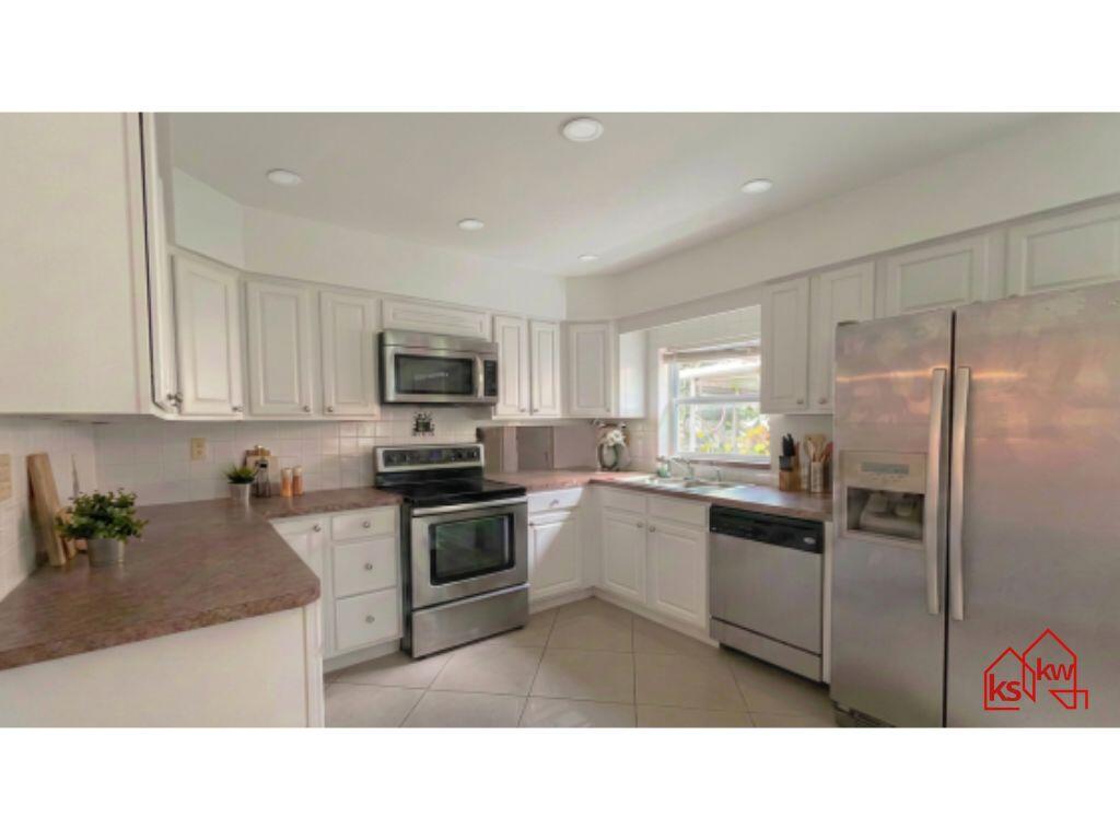 10335 GREENBRIAR, Boca Raton FL 33498