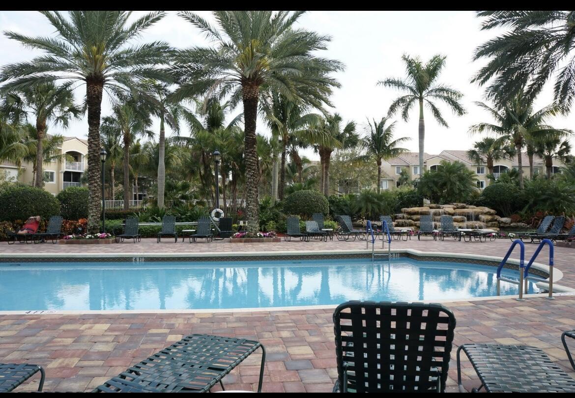 284 VILLAGE #9207, Tequesta FL 33469