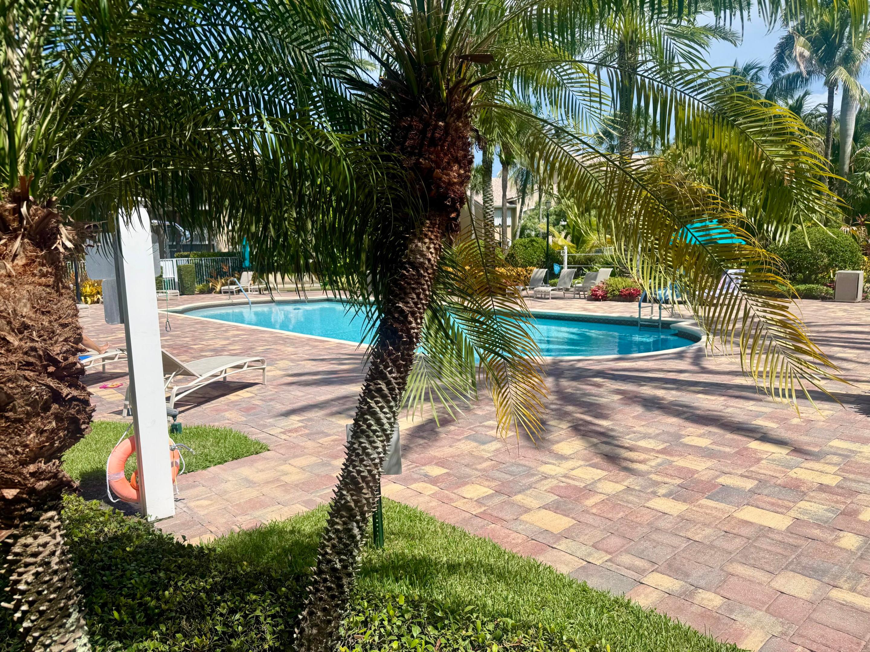 284 VILLAGE #9207, Tequesta FL 33469