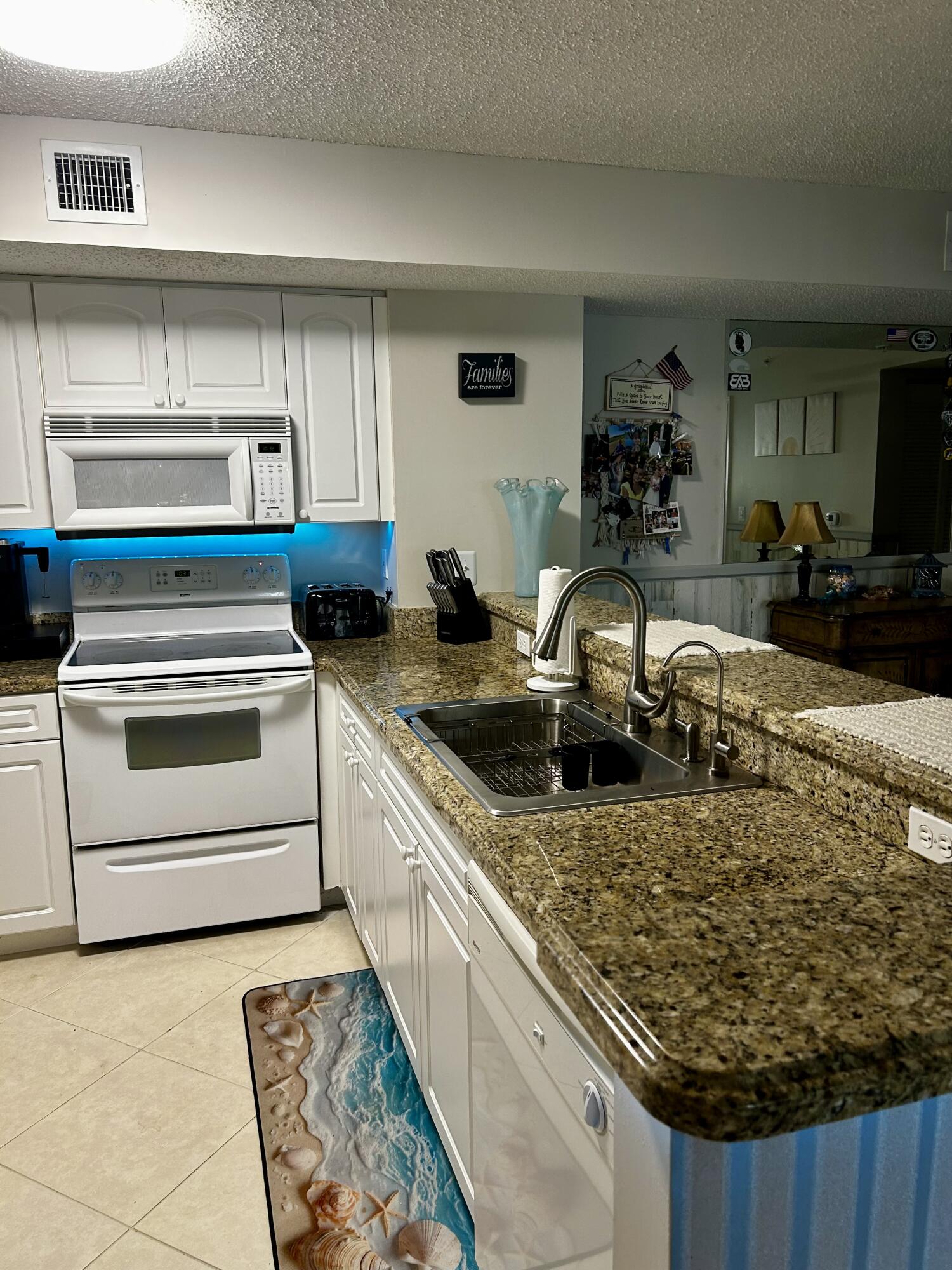 284 VILLAGE #9207, Tequesta FL 33469