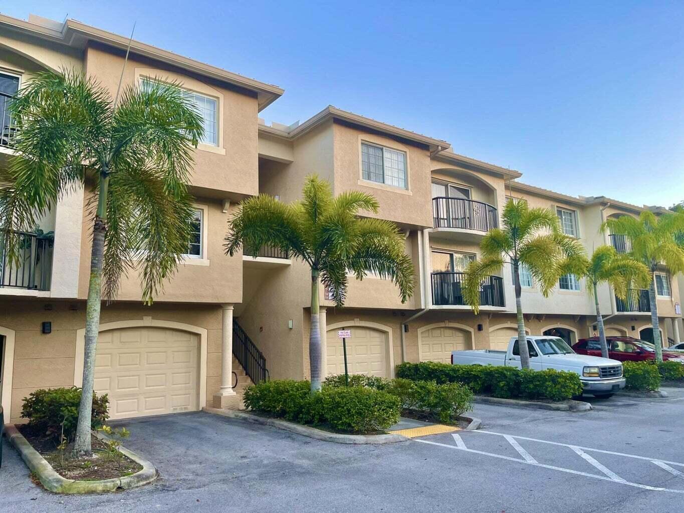 300 CRESTWOOD #309, Royal Palm Beach FL 33411