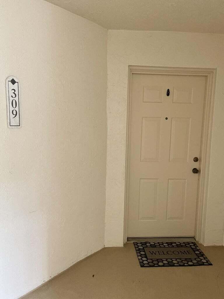 300 CRESTWOOD #309, Royal Palm Beach FL 33411