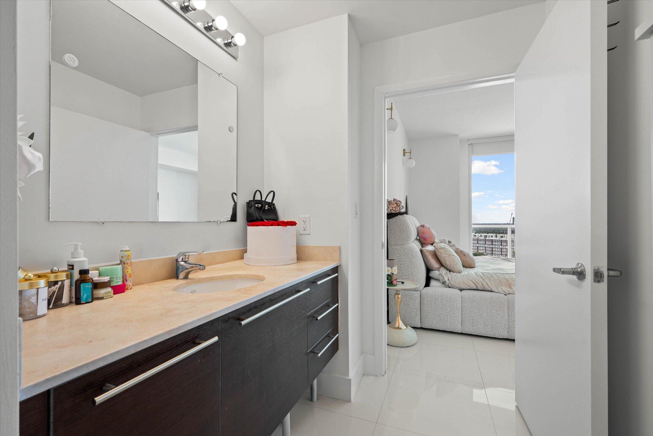 1900 N Bayshore #2312, Miami FL 33132