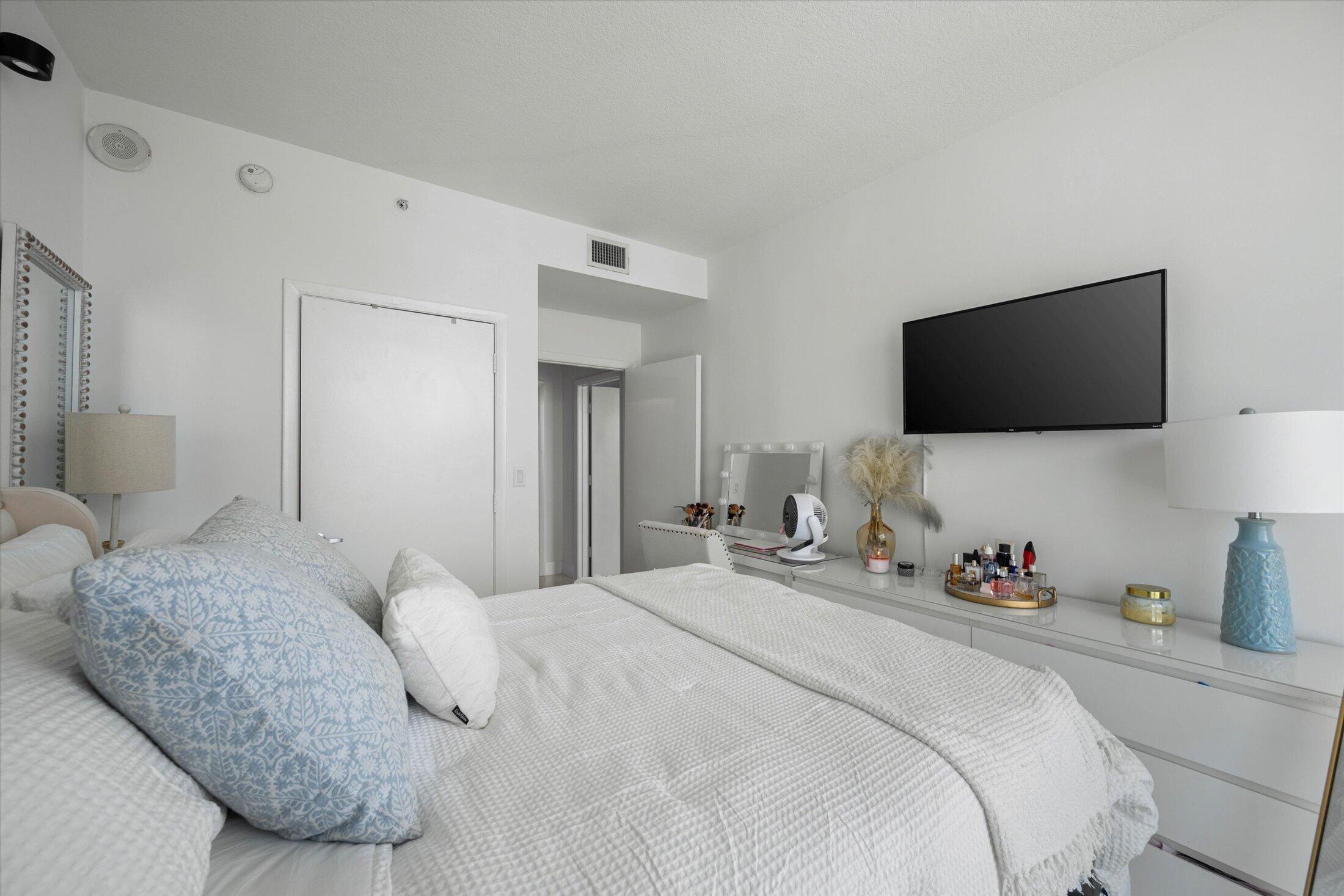 1900 N Bayshore #2312, Miami FL 33132
