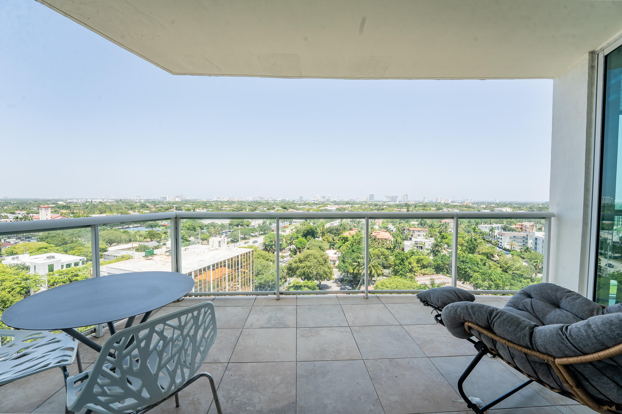 111 SE 8th #1402, Fort Lauderdale FL 33301