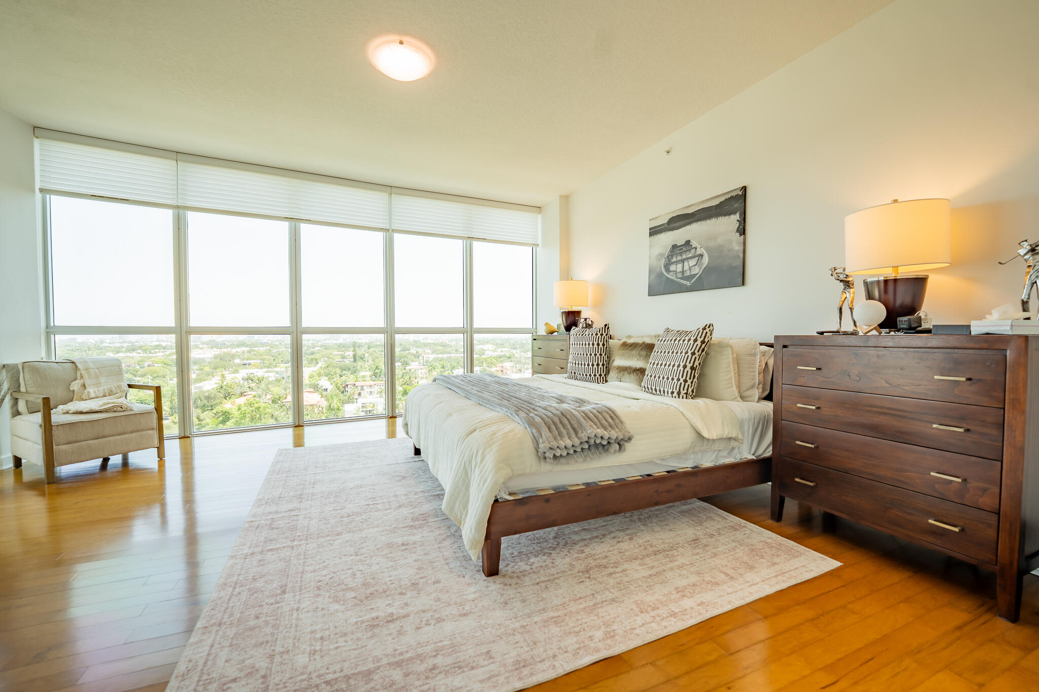 111 SE 8th #1402, Fort Lauderdale FL 33301