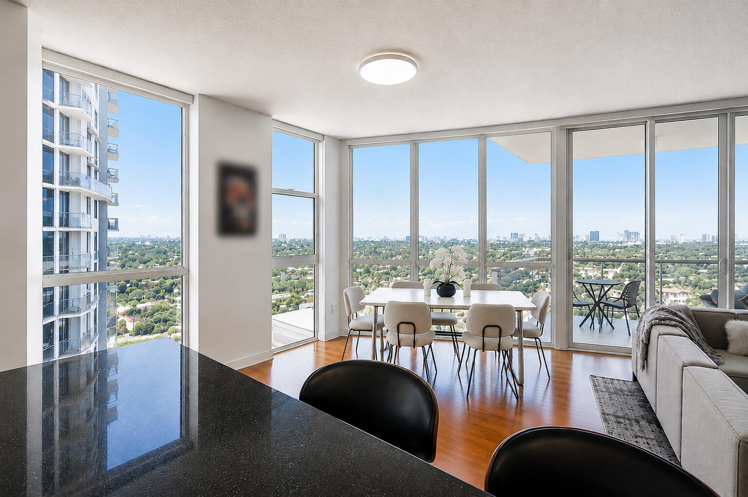 111 SE 8th #1402, Fort Lauderdale FL 33301