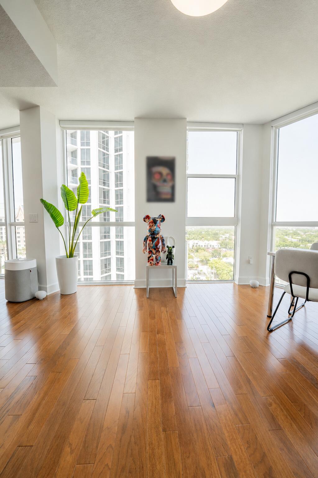 111 SE 8th #1402, Fort Lauderdale FL 33301
