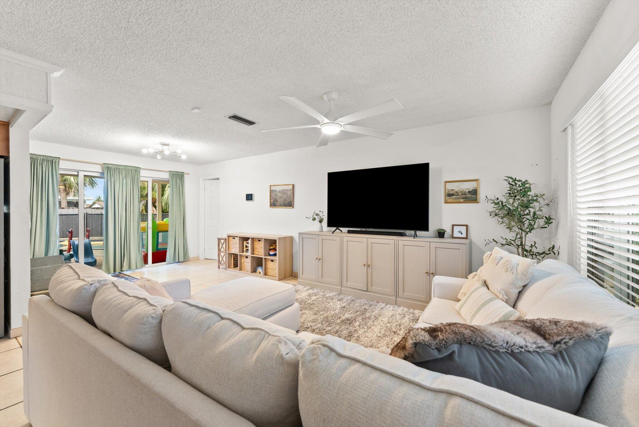 10661 NW 27TH, Sunrise FL 33322
