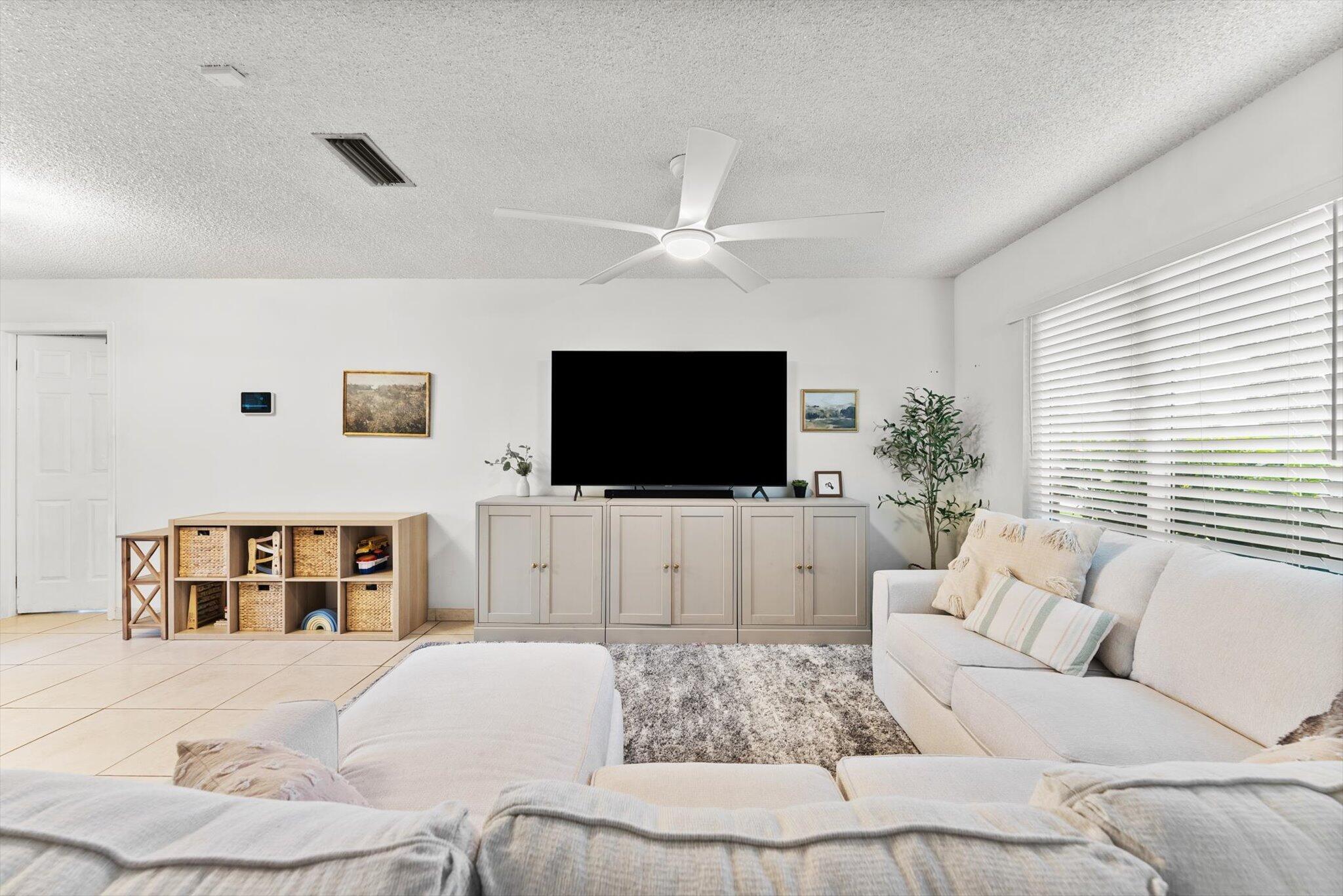 10661 NW 27TH, Sunrise FL 33322