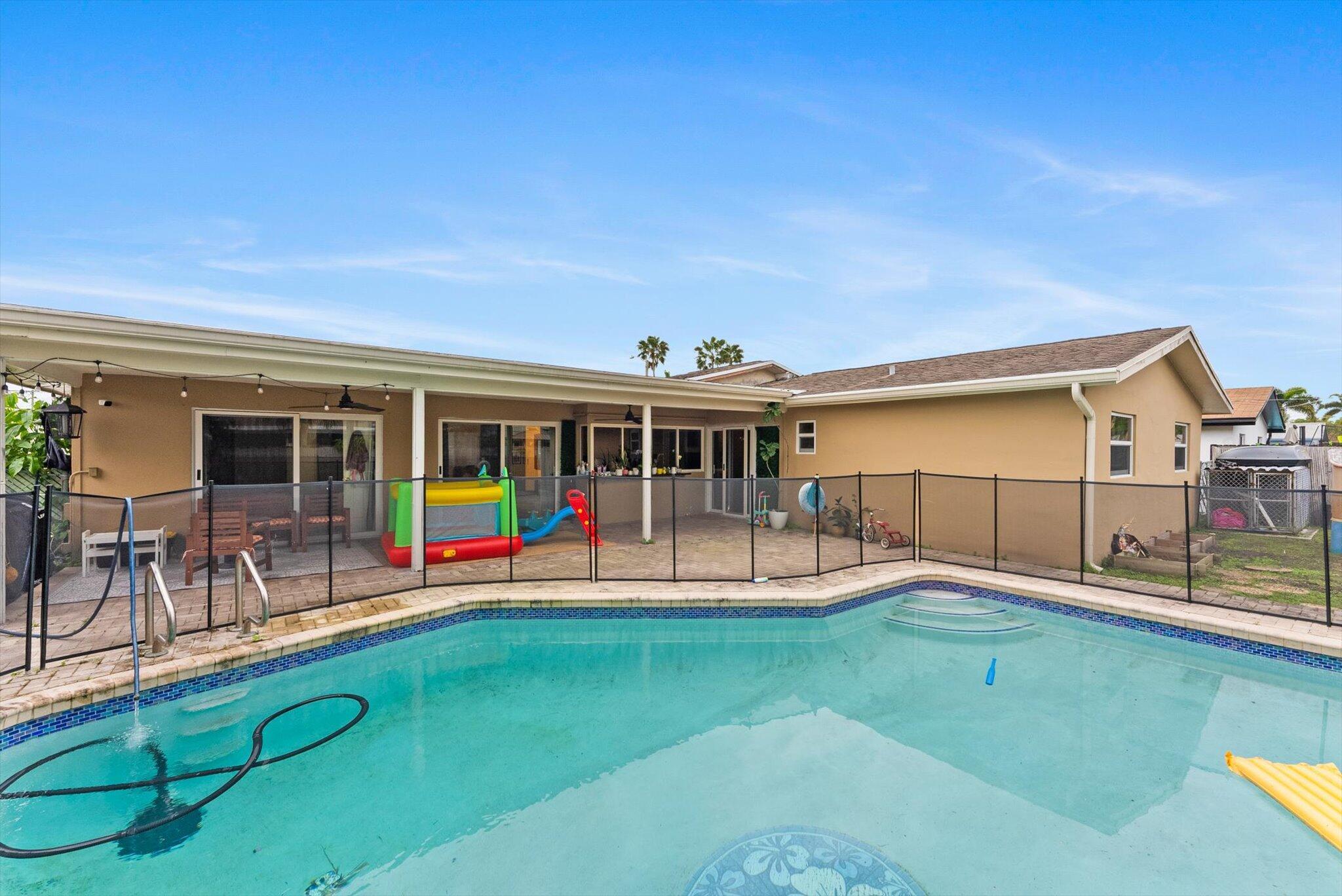 10661 NW 27TH, Sunrise FL 33322