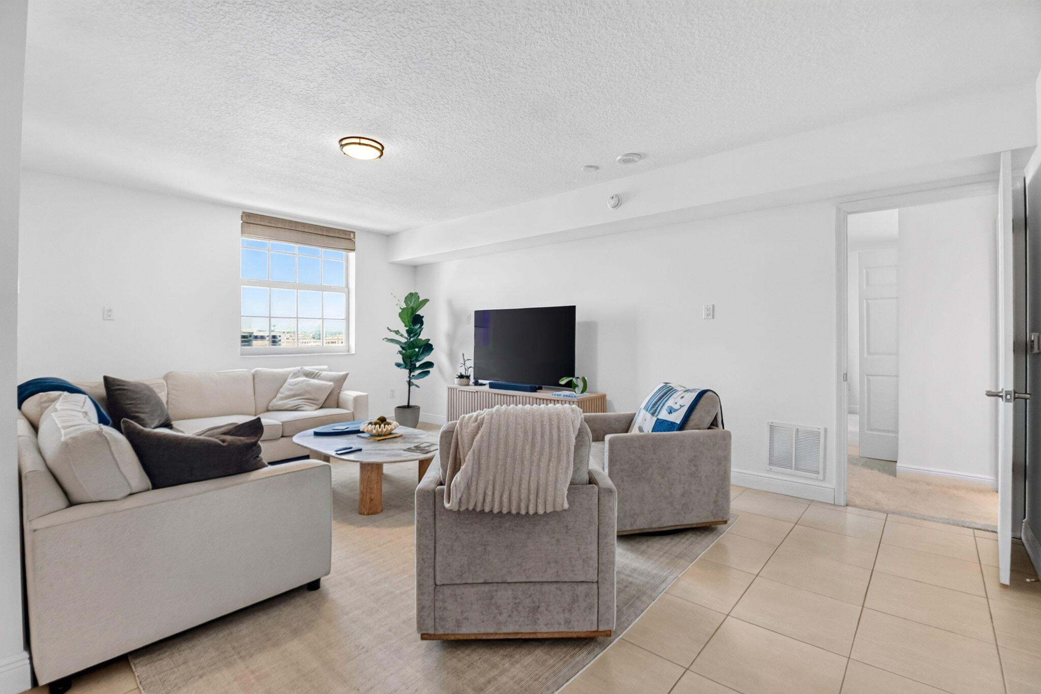 610 Clematis #700, West Palm Beach FL 33401