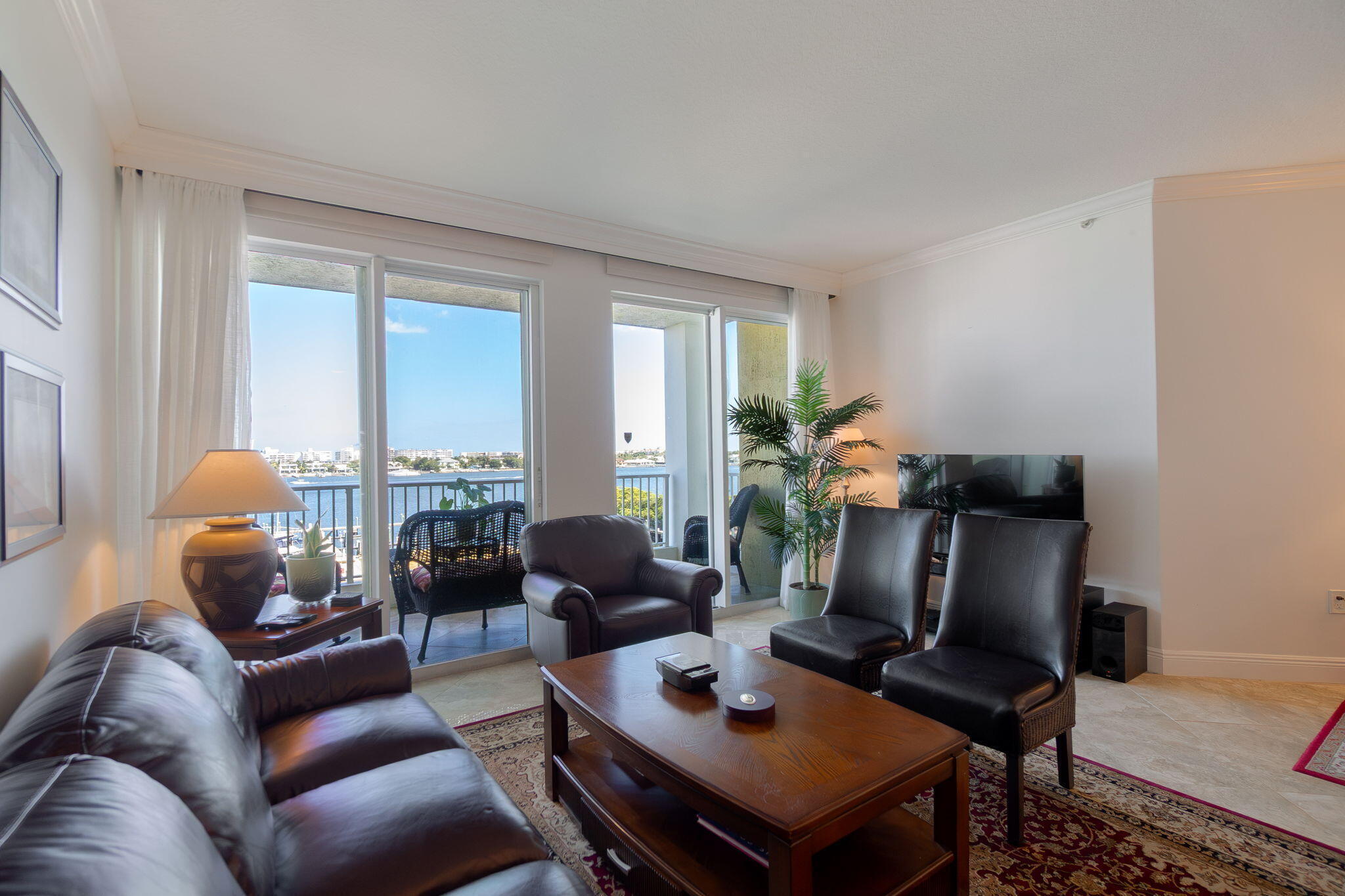 806 E Windward #524, Lantana FL 33462