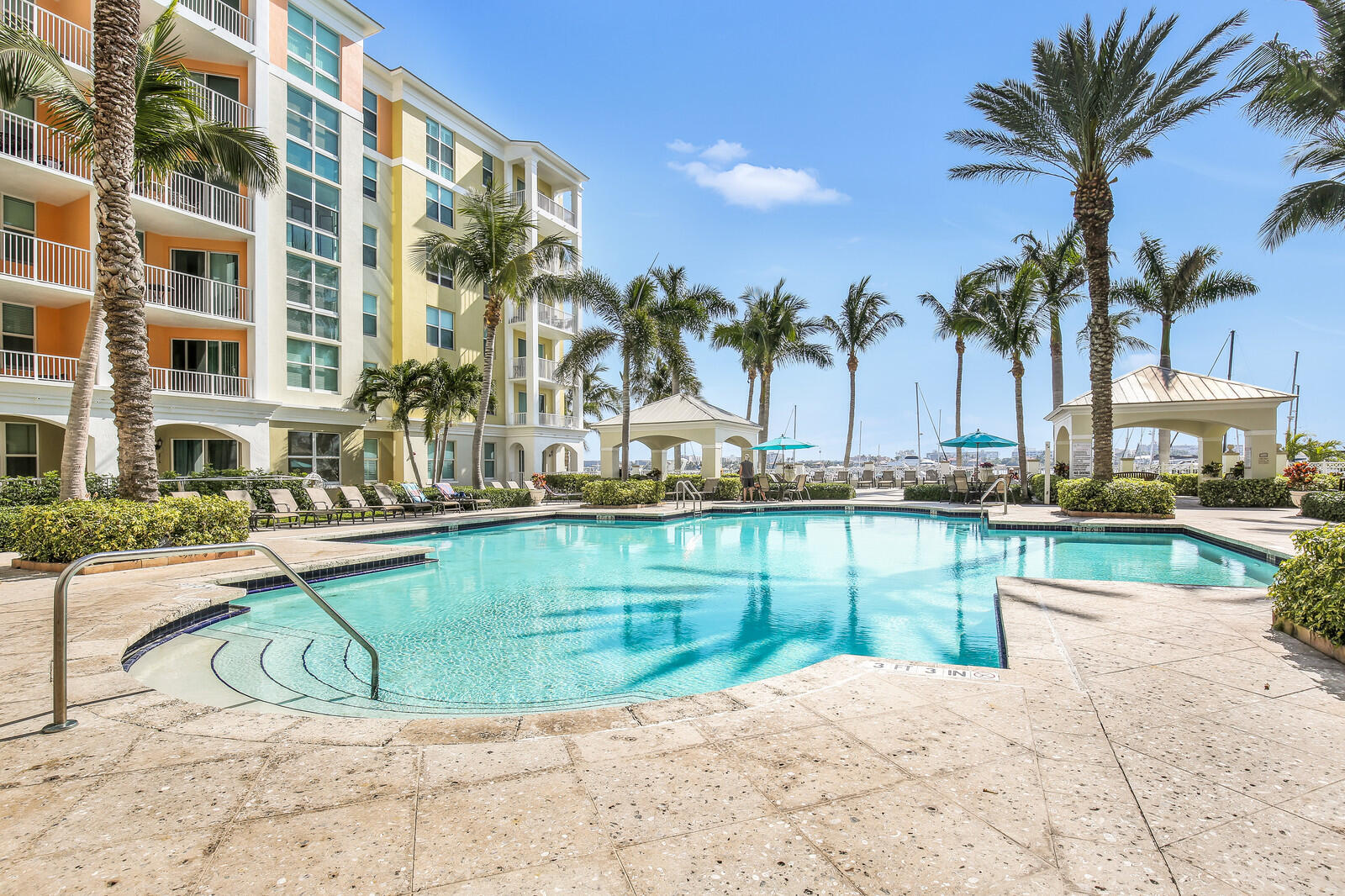 806 E Windward #524, Lantana FL 33462
