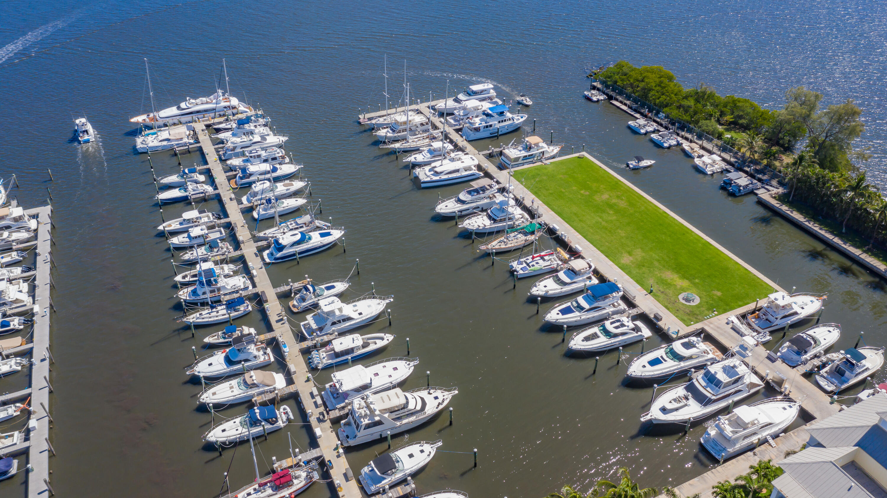 806 E Windward #524, Lantana FL 33462