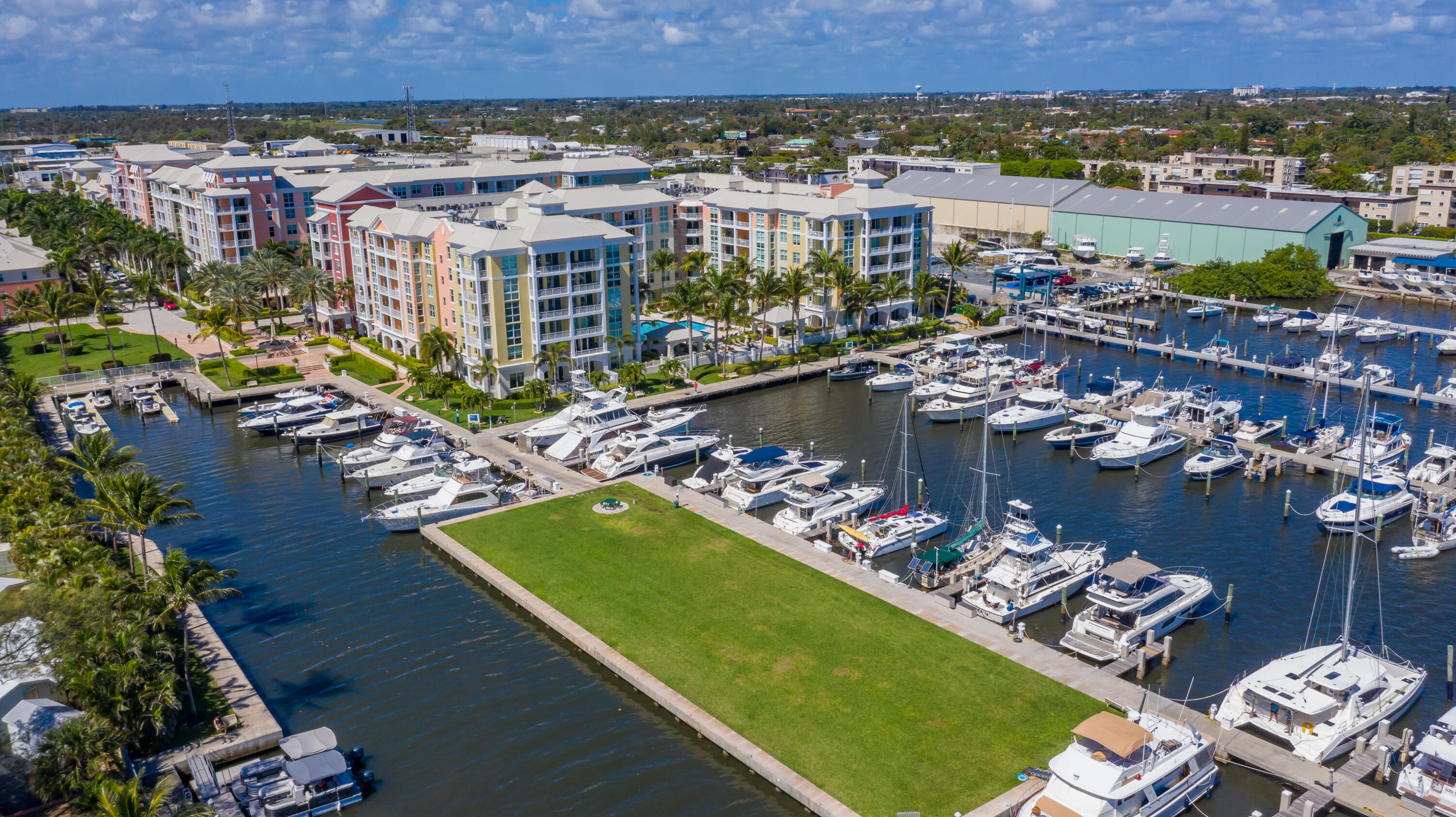 806 E Windward #524, Lantana FL 33462