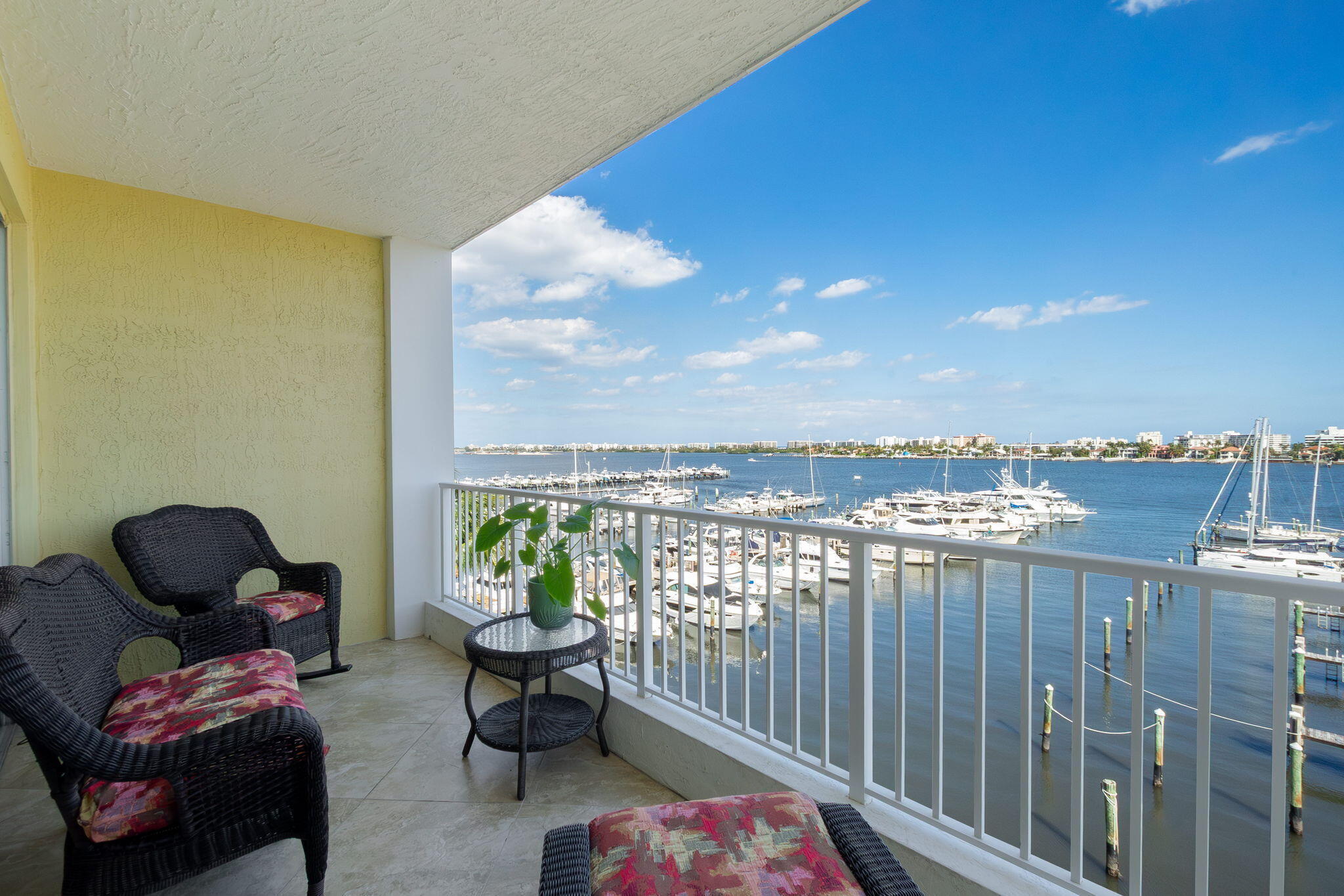 806 E Windward #524, Lantana FL 33462