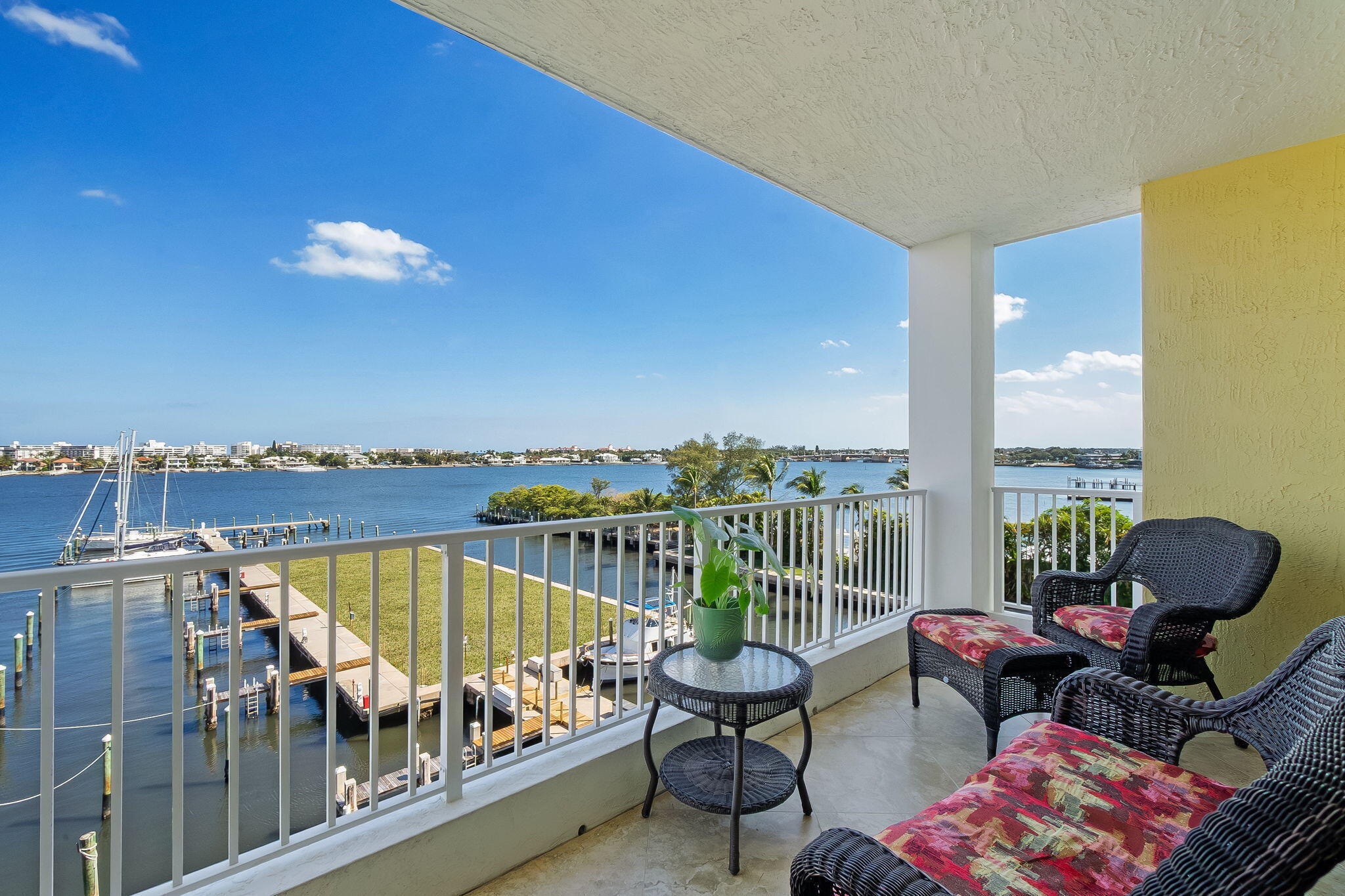 806 E Windward #524, Lantana FL 33462