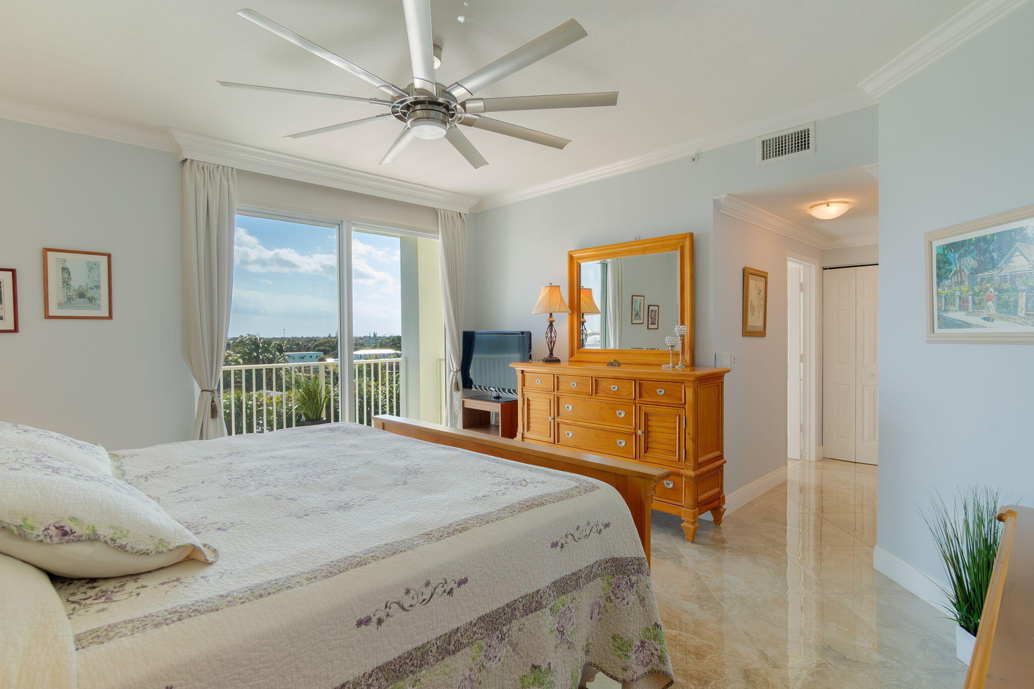 806 E Windward #524, Lantana FL 33462
